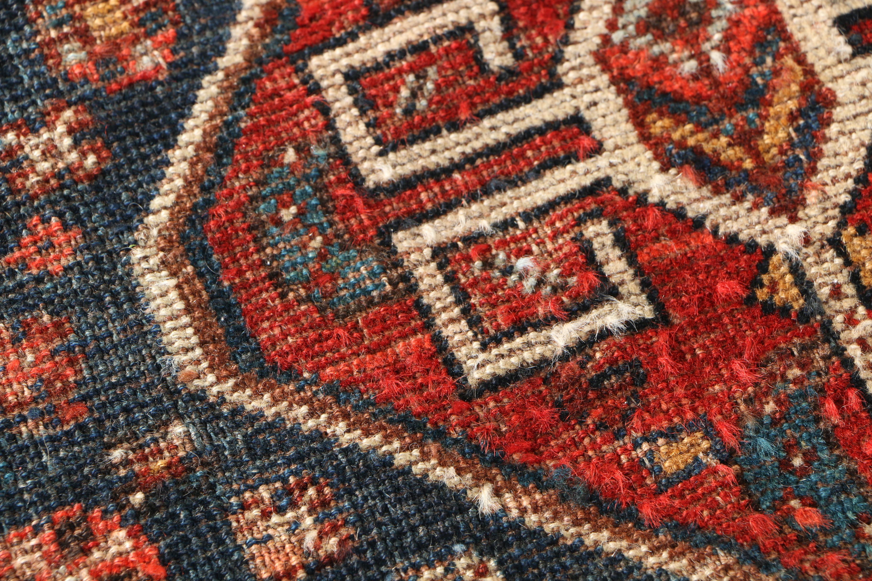 Hand-Knotted Qashqai Wool Accent Rug