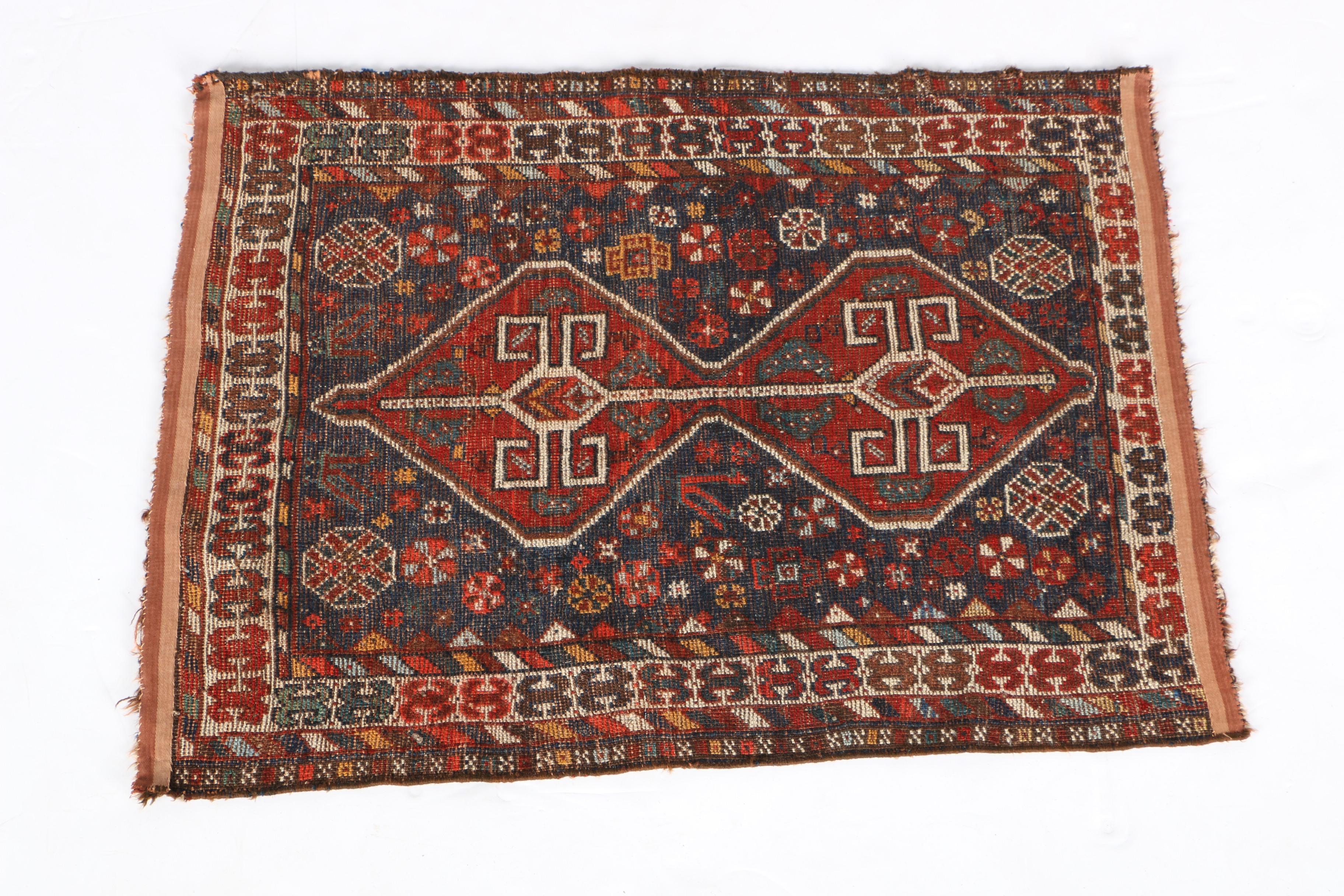 Hand-Knotted Qashqai Wool Accent Rug
