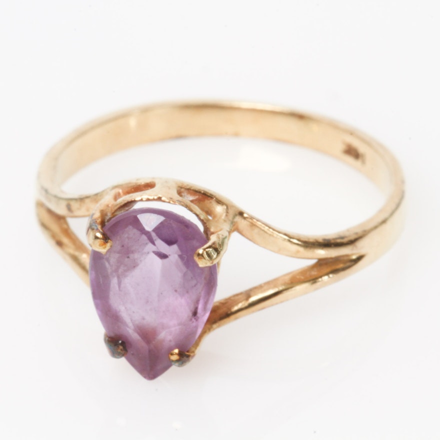 14K Yellow Gold and Amethyst Solitaire Ring