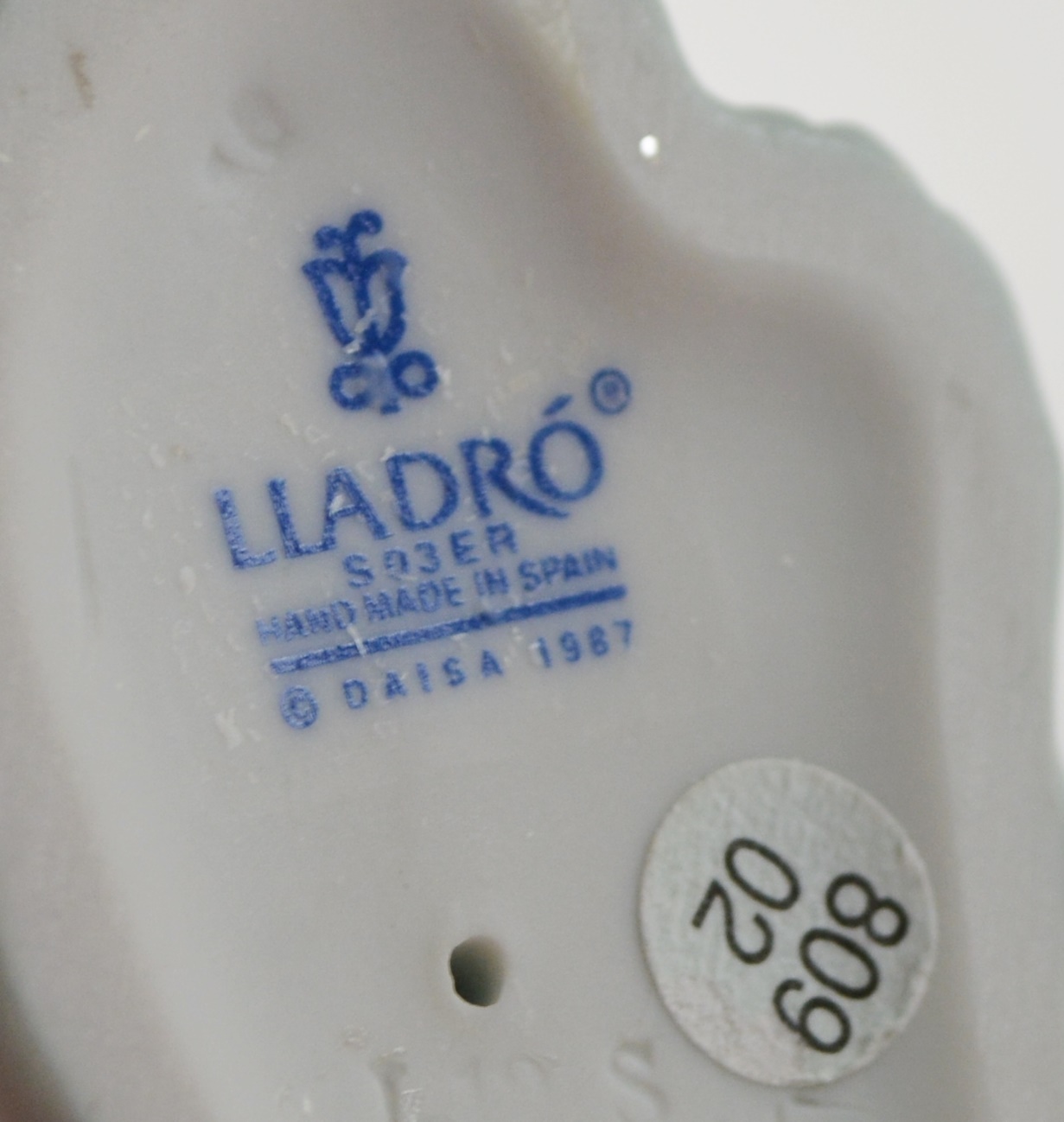 Lladró "Ingénue" Porcelain Figurine