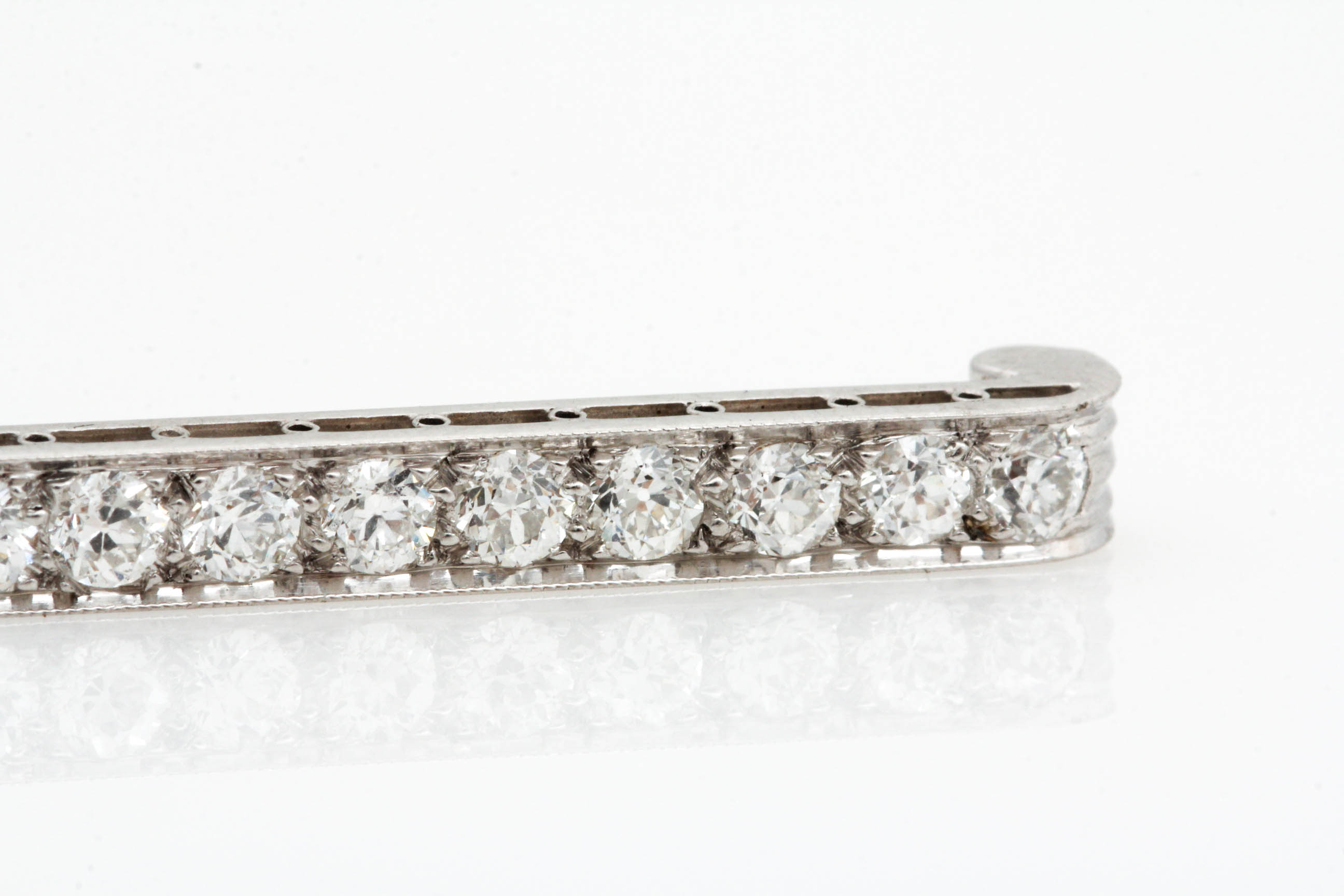 J. E. Caldwell Platinum 1.75 CTW Diamond Bar Pin