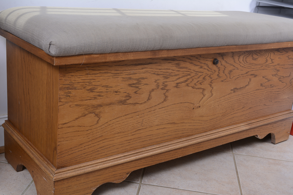 Vintage Oak "Virginia Maid" Trunk Bench by Lane