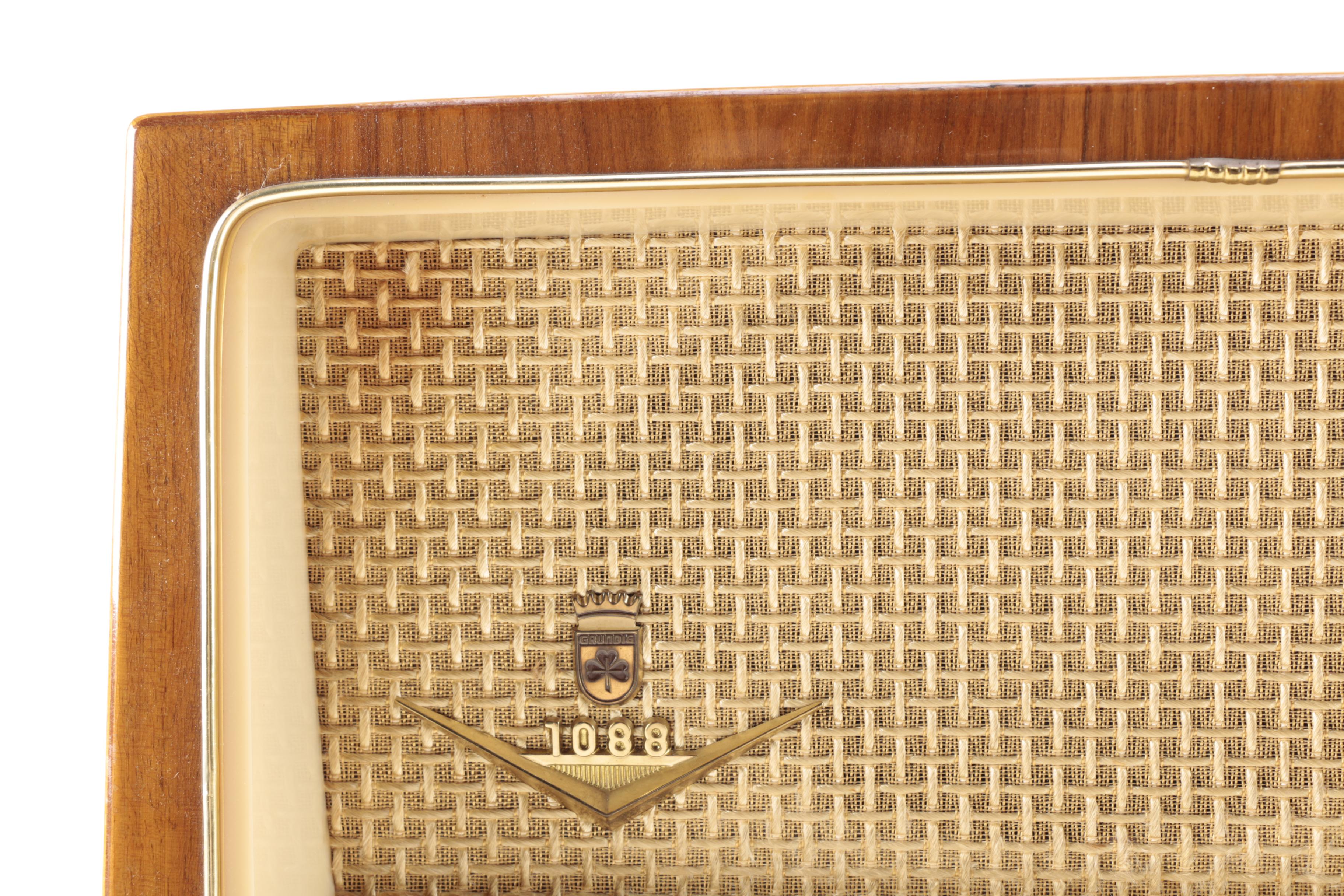 Vintage Grundig Majestic 1088 Radio