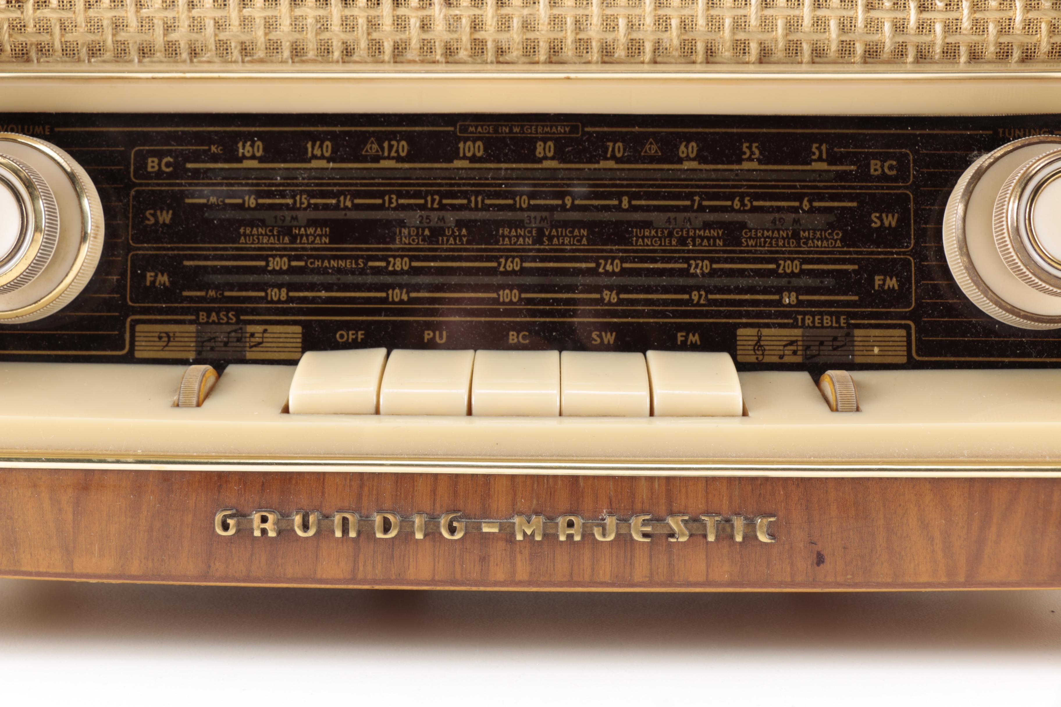 Vintage Grundig Majestic 1088 Radio