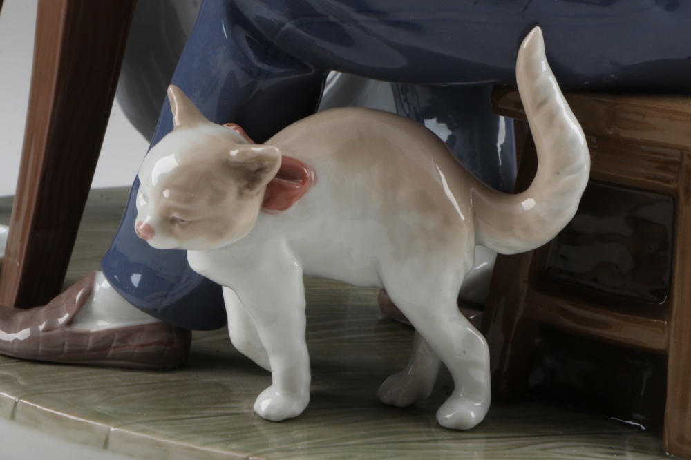 Lladro "Puppet Painter" Ceramic Figurine