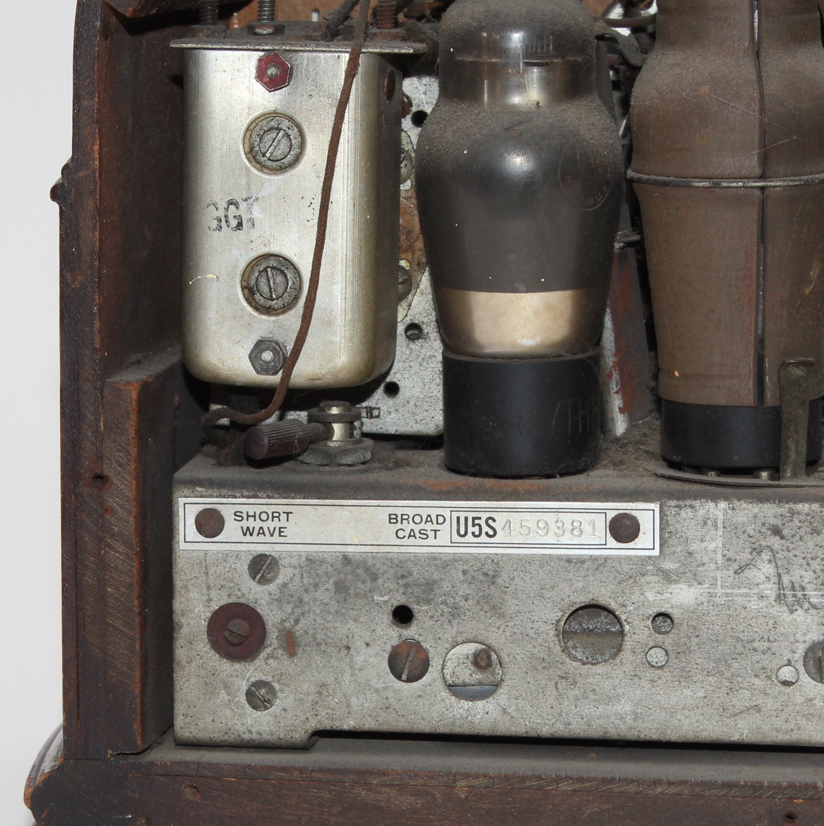 Vintage Emerson 250-AW Mantel Radio