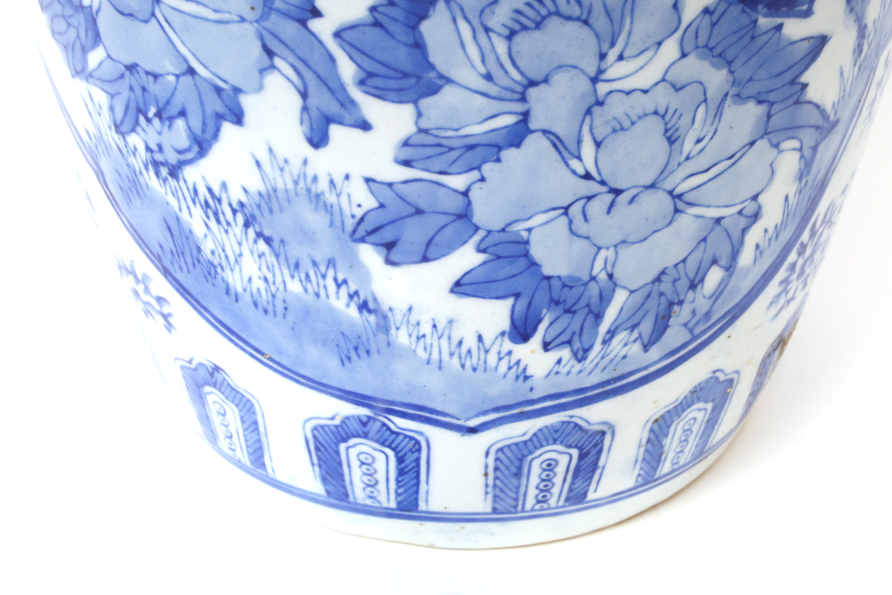 20th Century Blue and White Chinese Vase