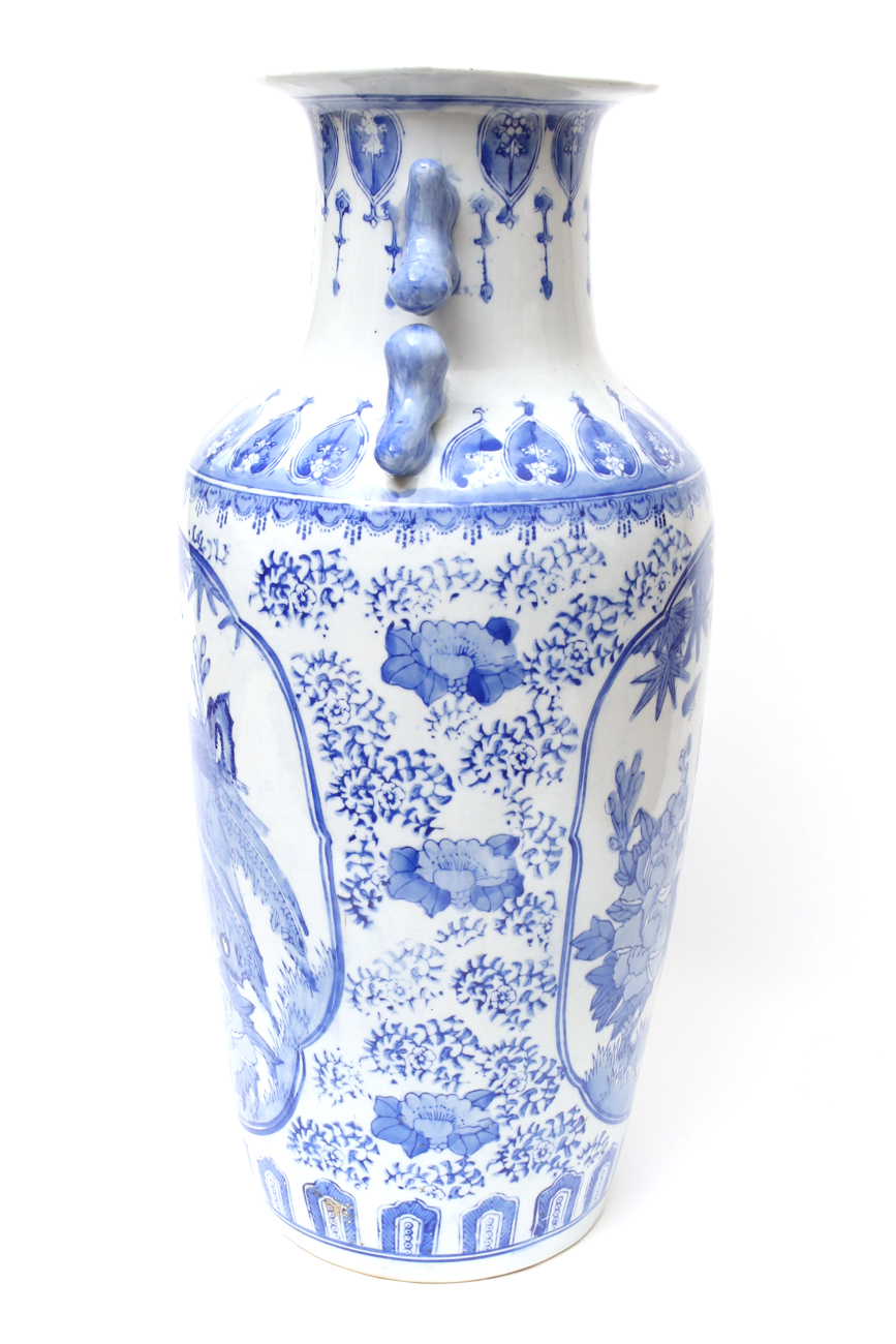 20th Century Blue and White Chinese Vase