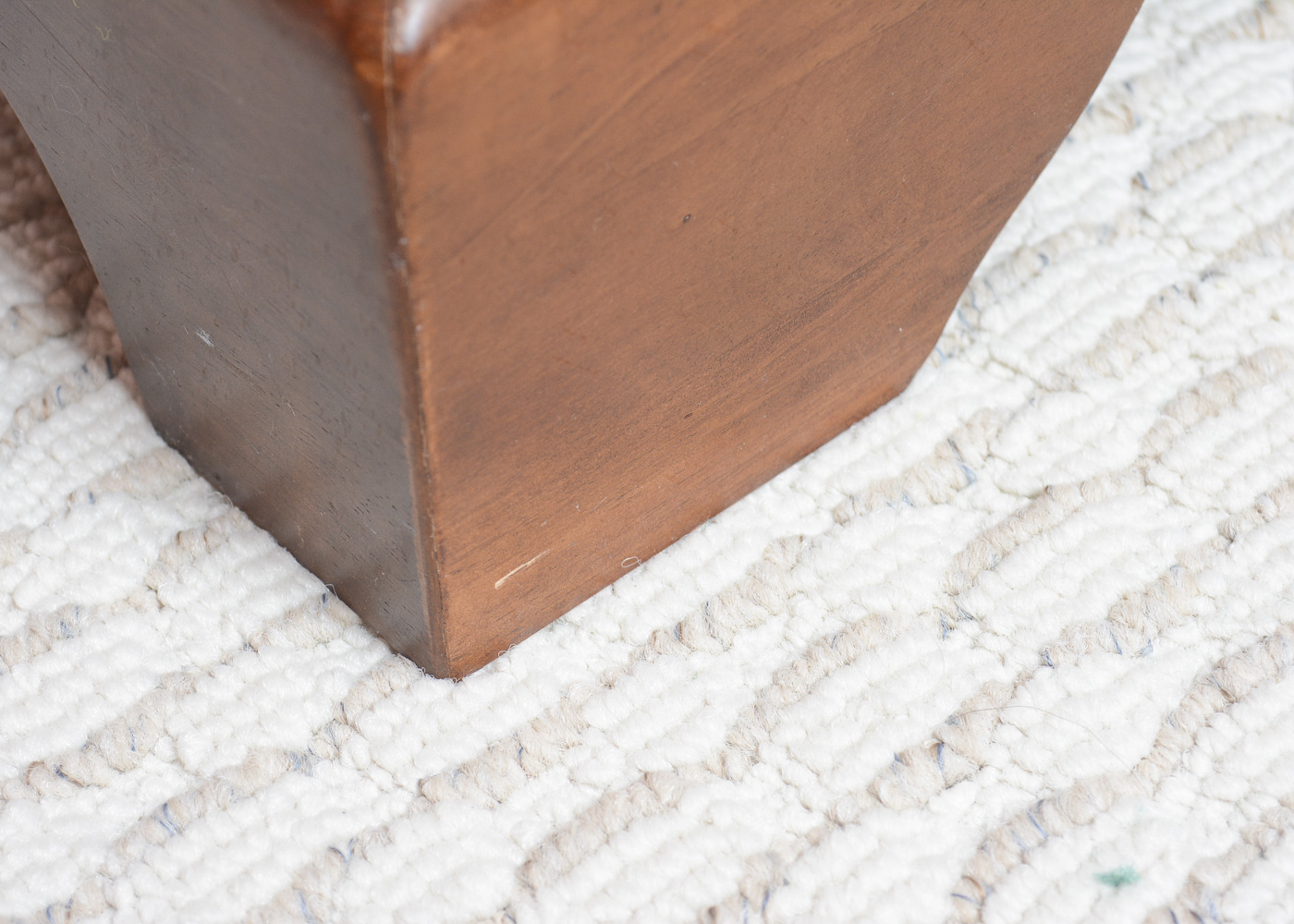 Wooden Accent Table with Table Lamp
