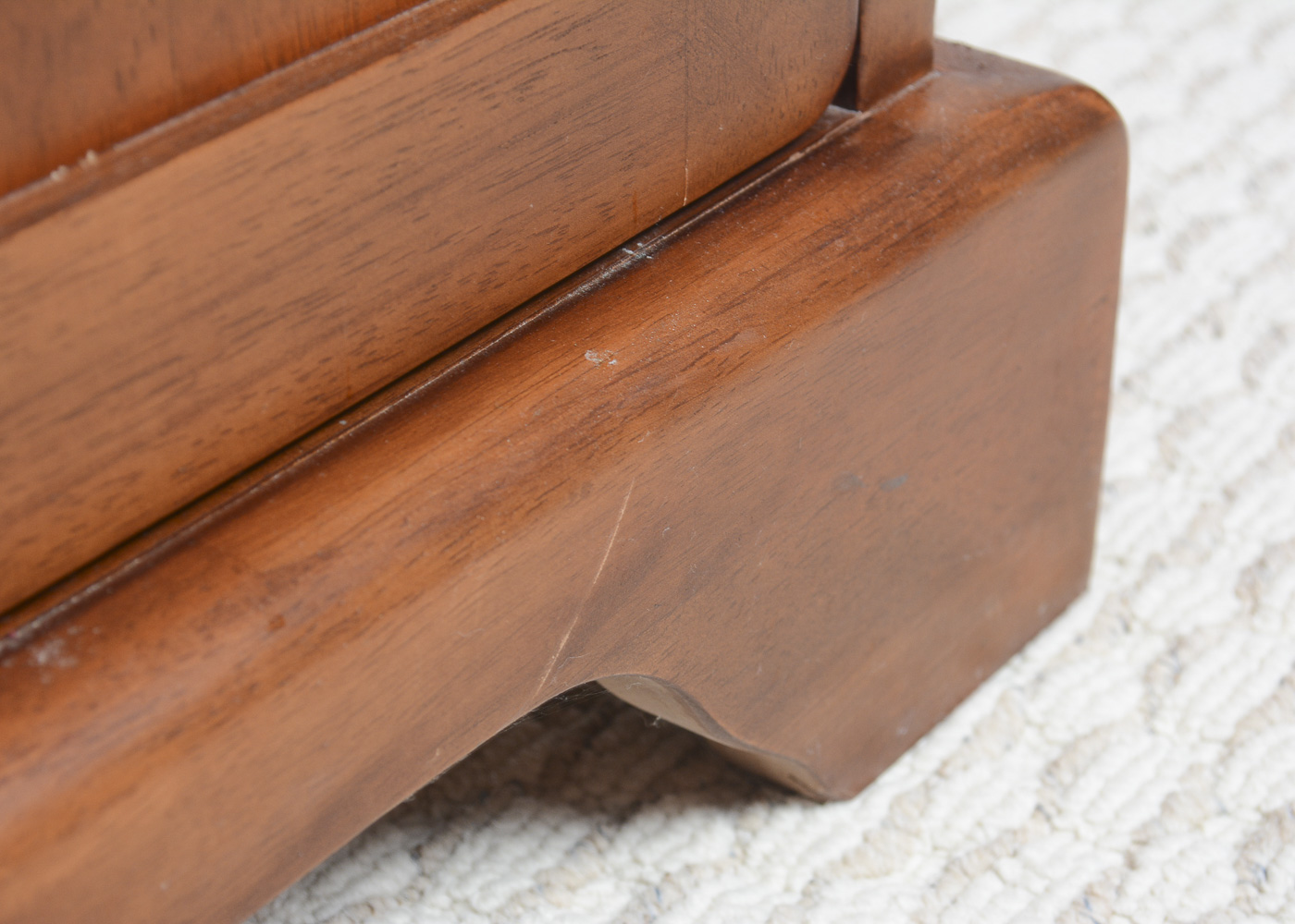 Wooden Accent Table with Table Lamp