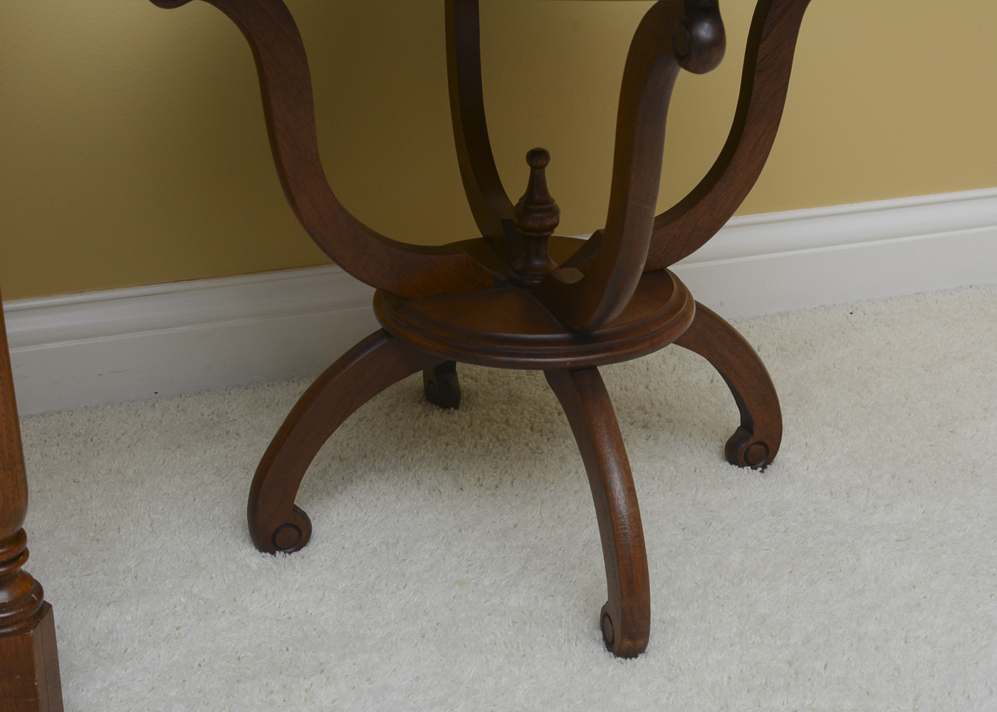 Round Accent Tables