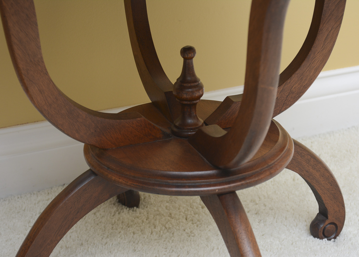 Round Accent Tables