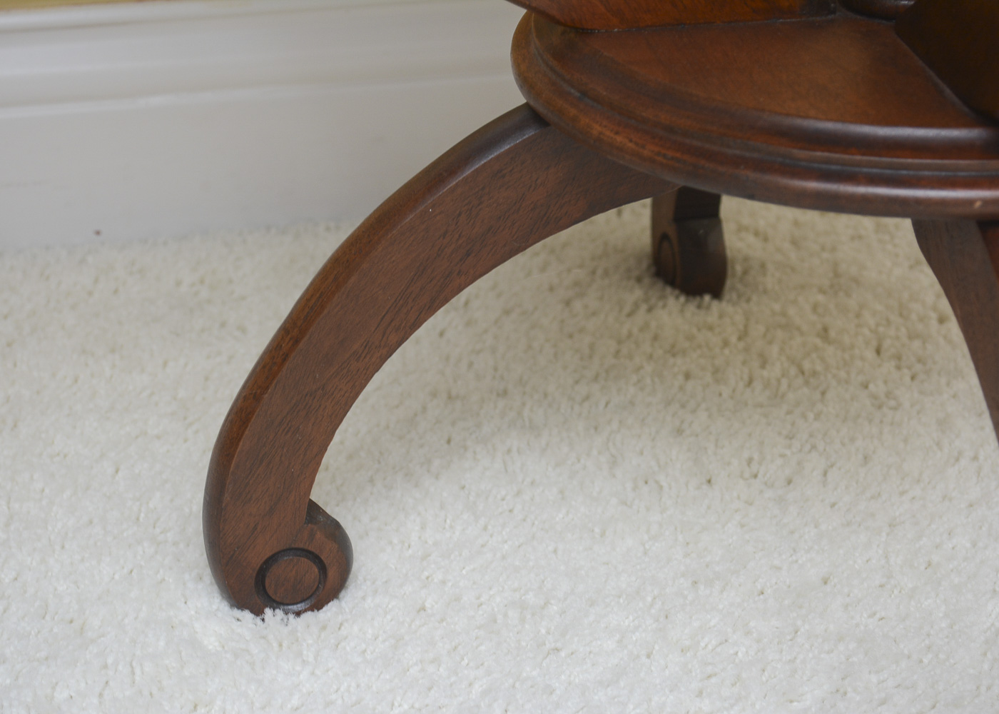 Round Accent Tables