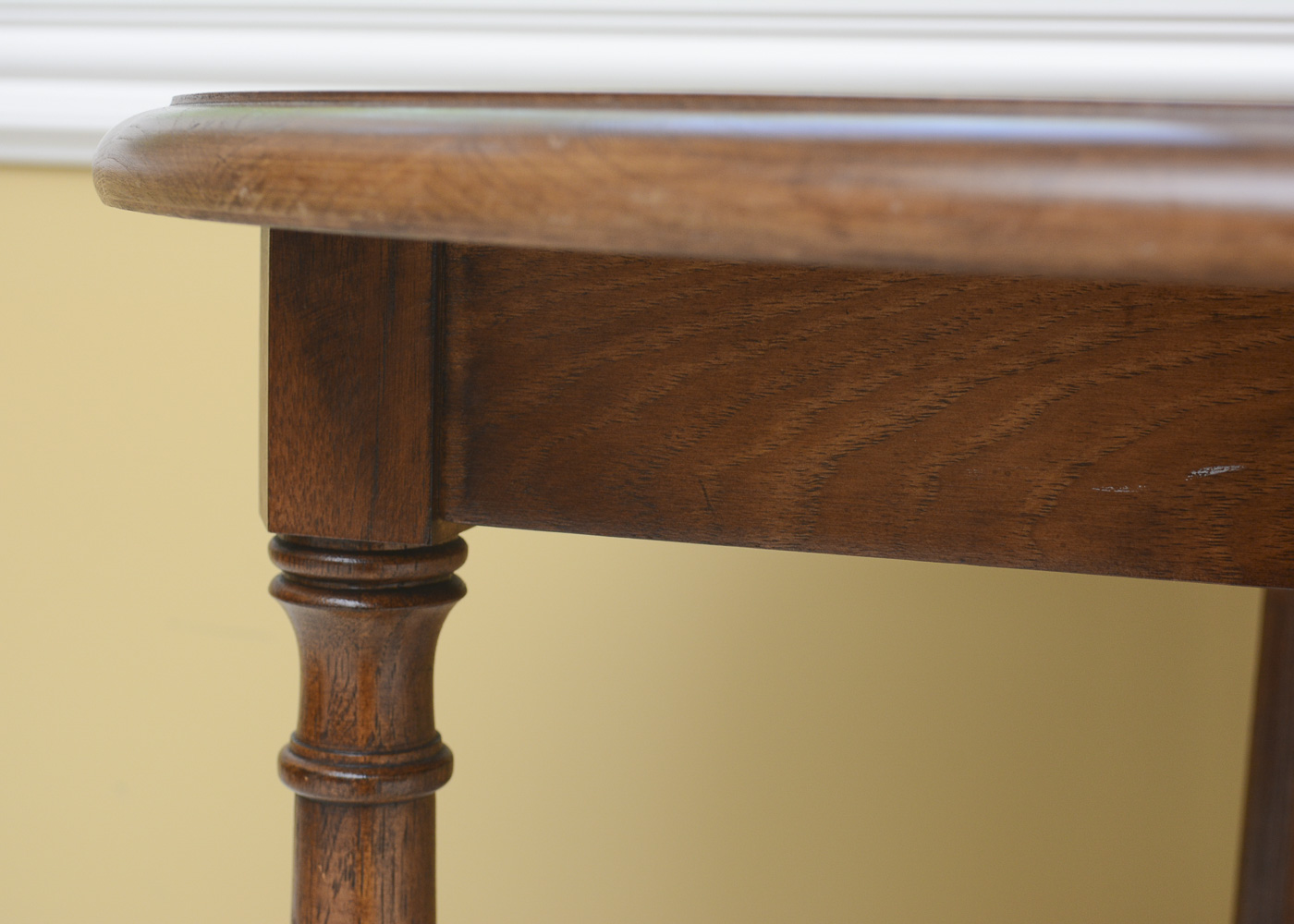 Round Accent Tables