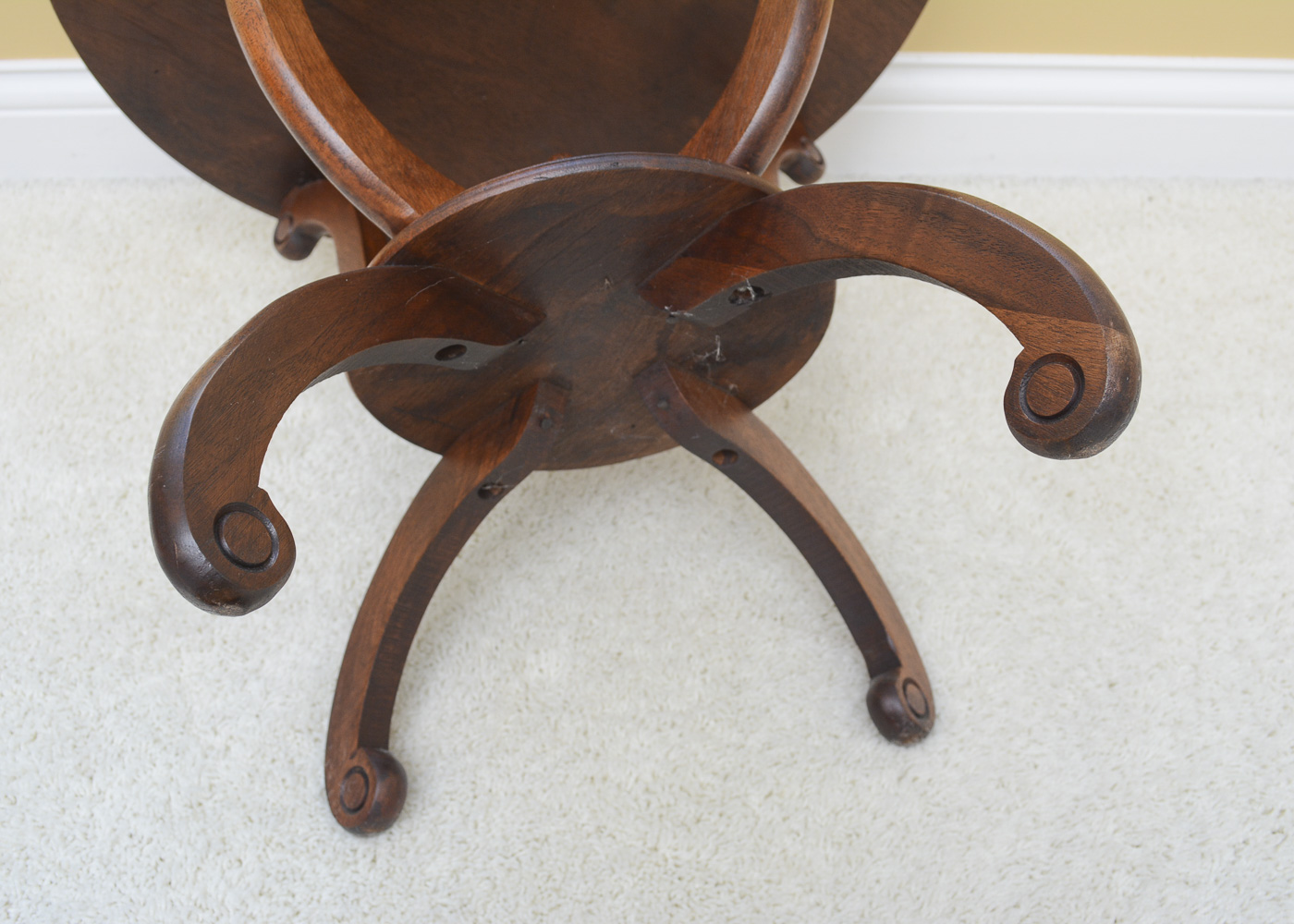 Round Accent Tables