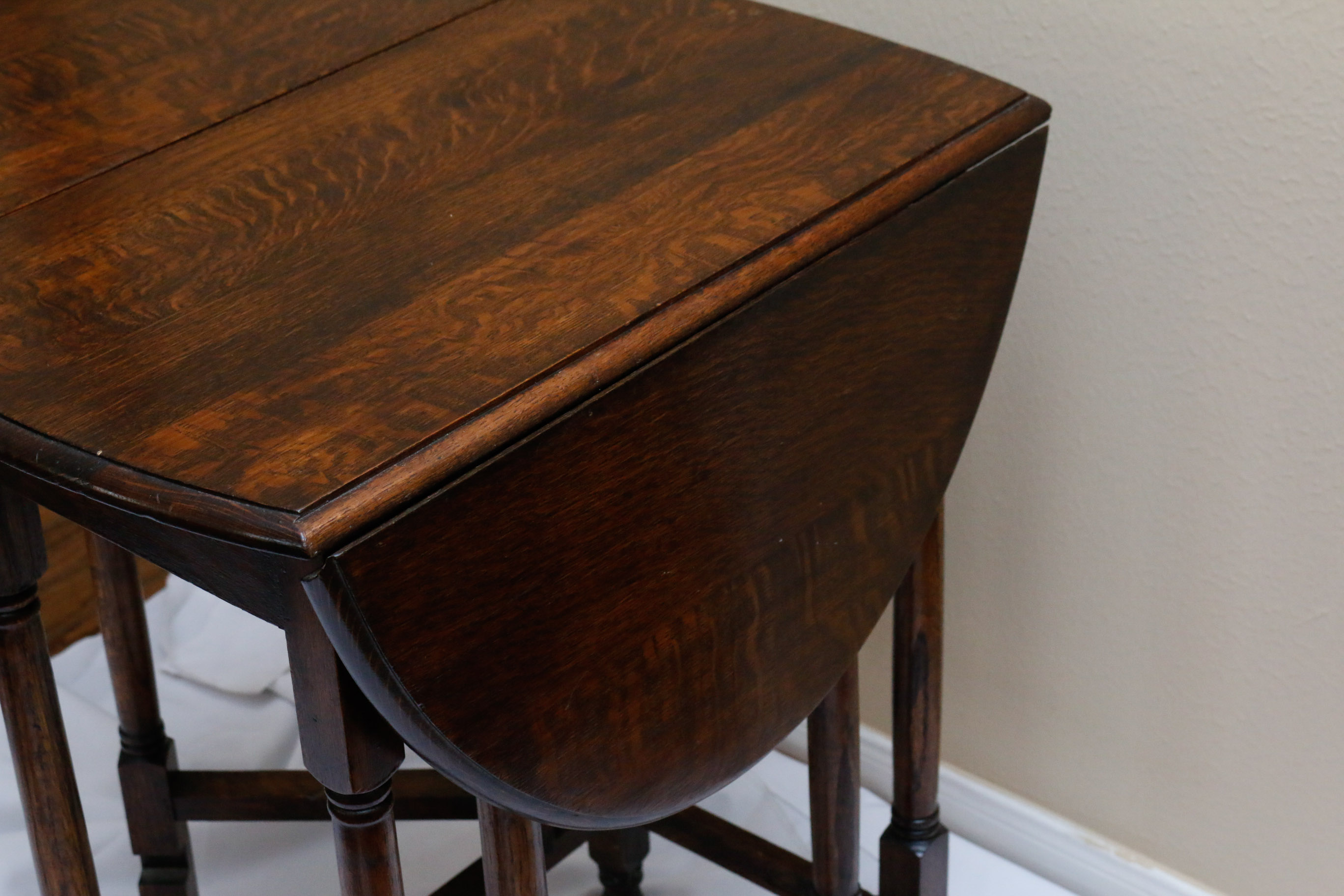 English Oak Drop Leaf Gate Leg Occasional Table