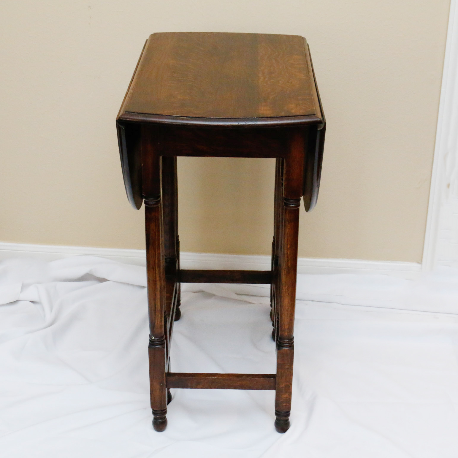 English Oak Drop Leaf Gate Leg Occasional Table