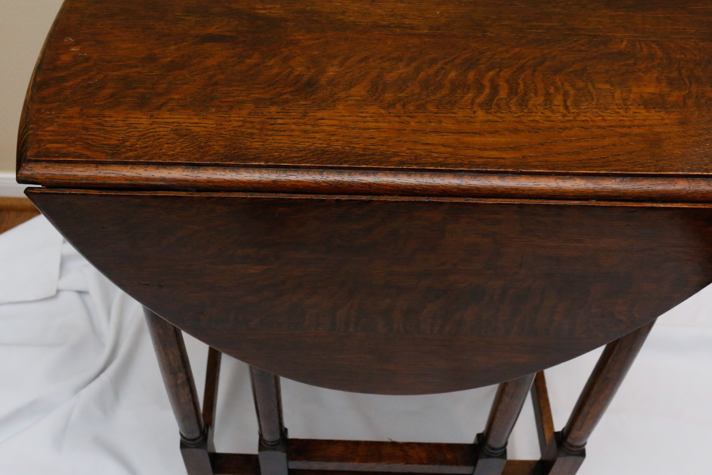 English Oak Drop Leaf Gate Leg Occasional Table