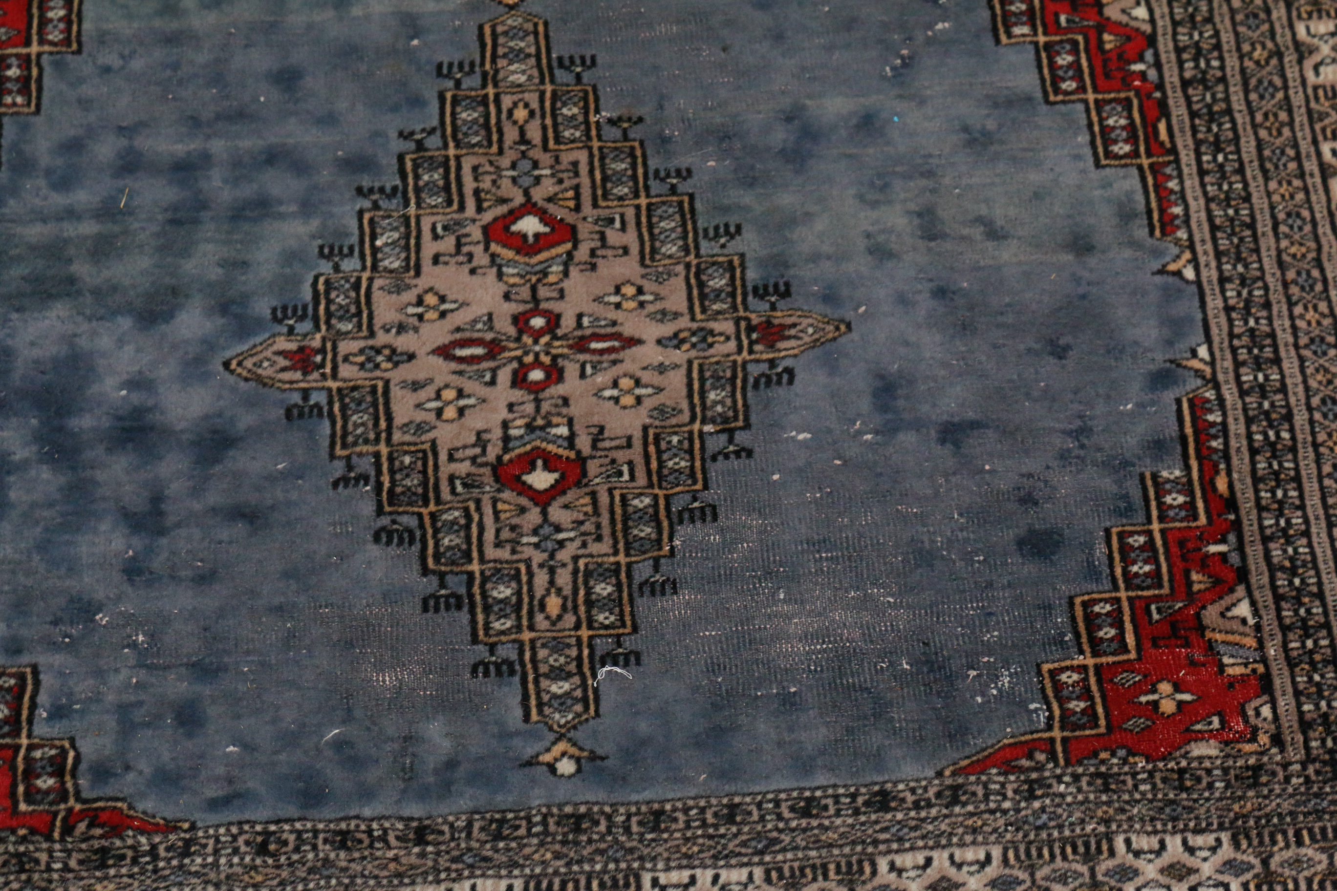 Hand Knotted Pakistani Wool Area Rug