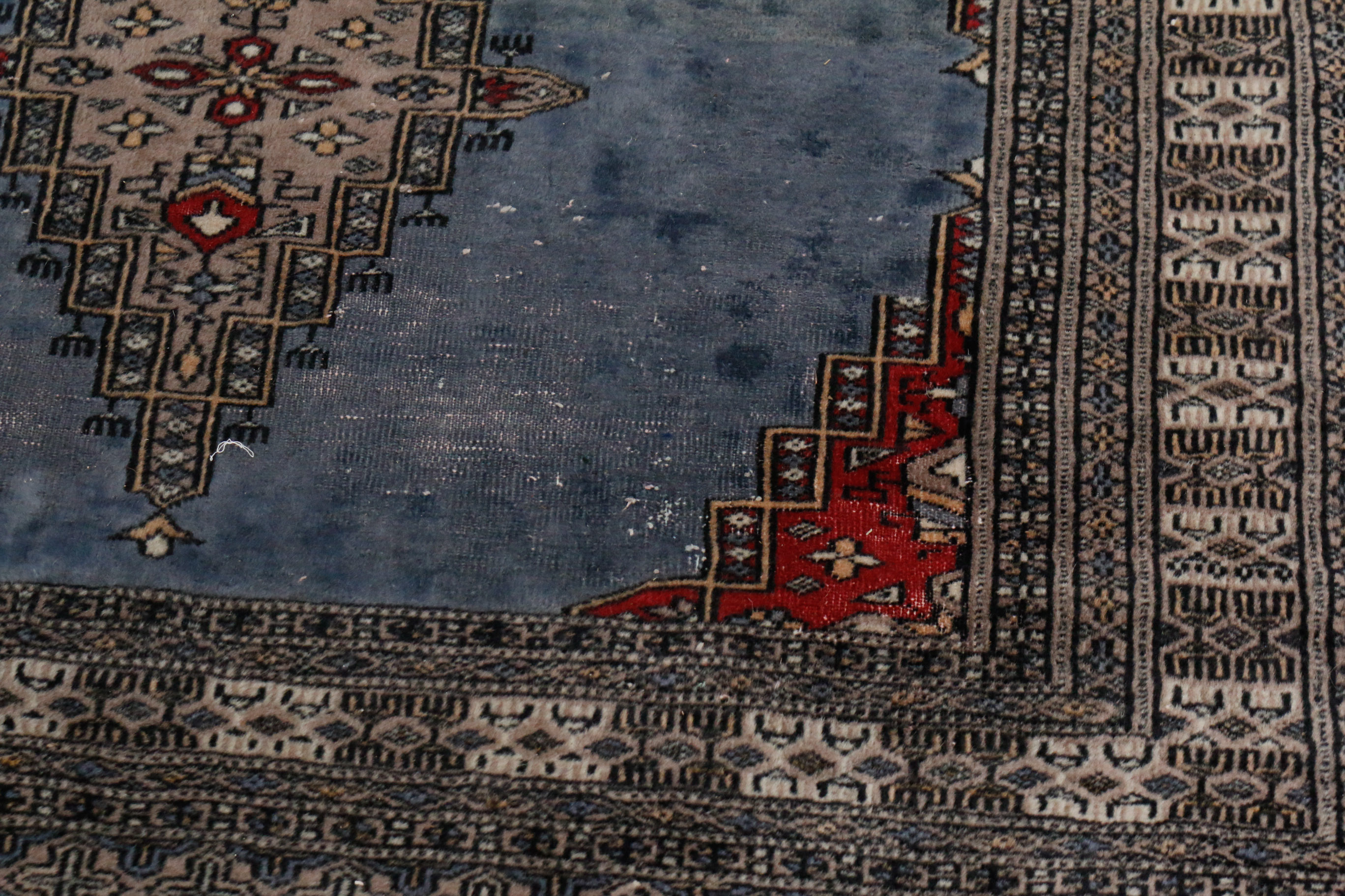 Hand Knotted Pakistani Wool Area Rug