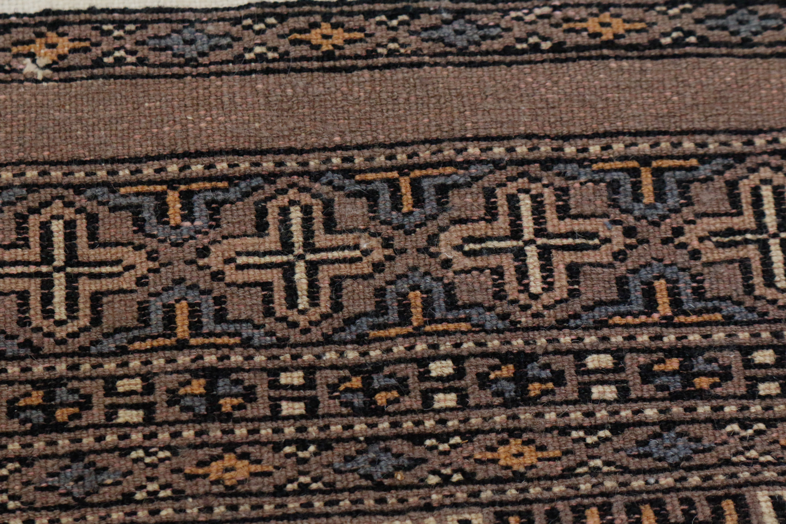 Hand Knotted Pakistani Wool Area Rug