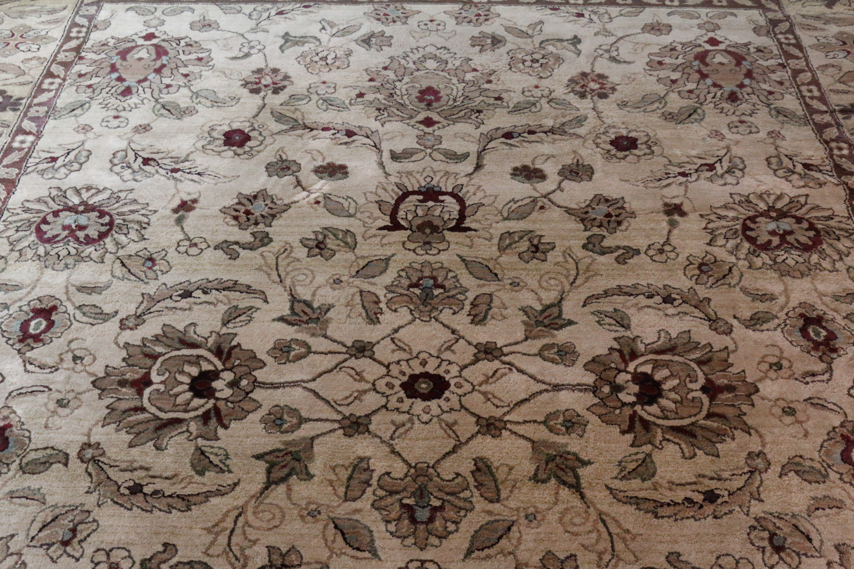 Power Loomed Persian-Style Floral Area Rug