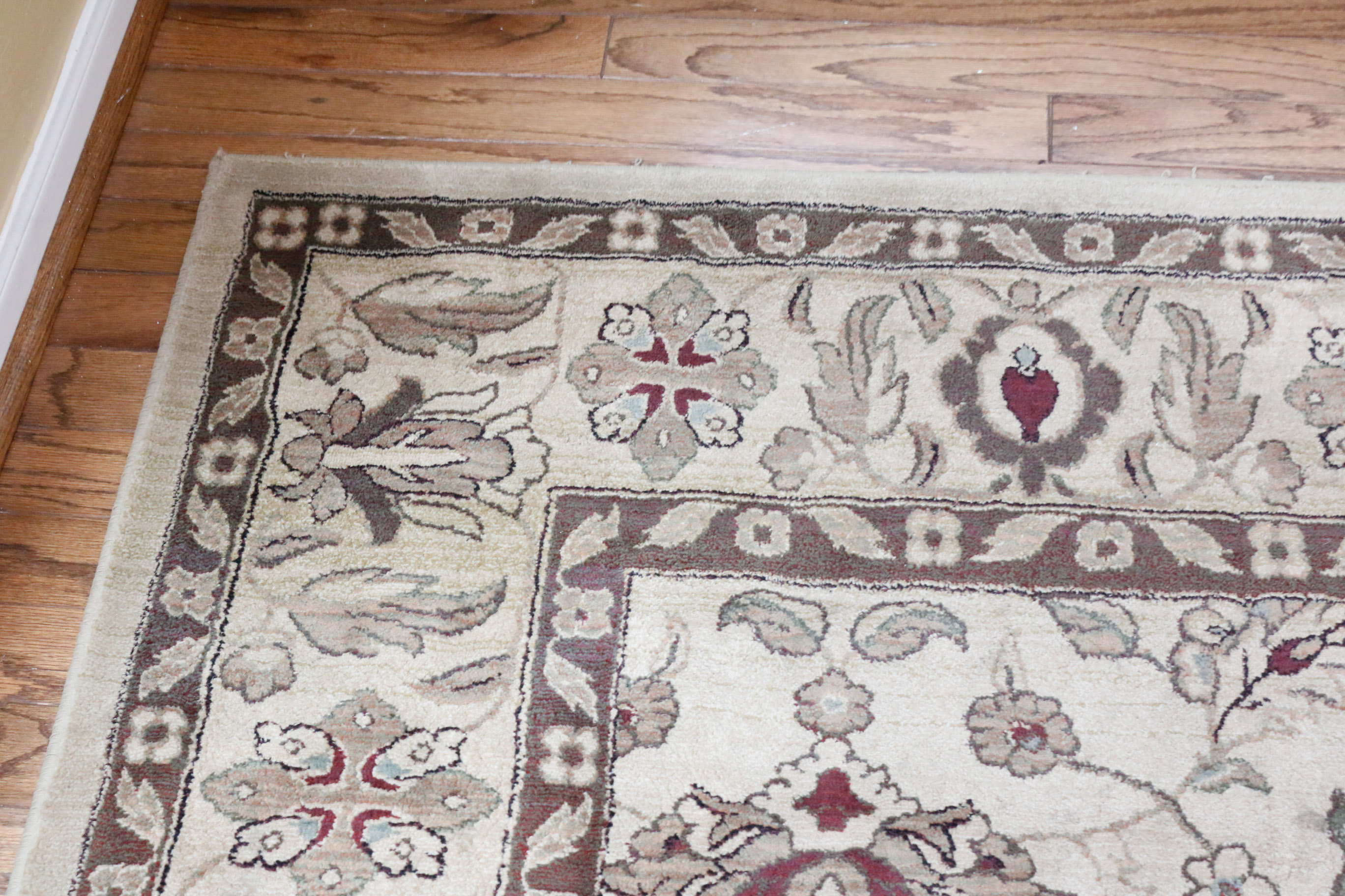 Power Loomed Persian-Style Floral Area Rug