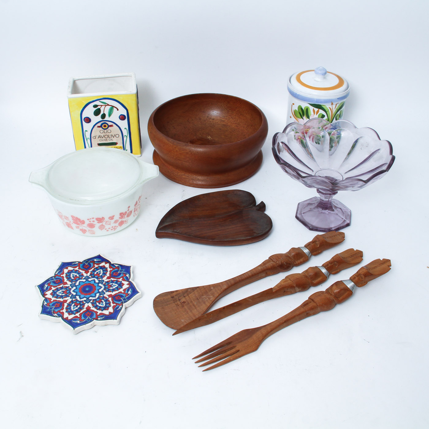 Collection of Kitchen Items including Pyrex "Gooseberry Pink"