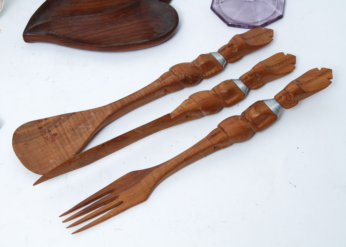 Collection of Kitchen Items including Pyrex "Gooseberry Pink"