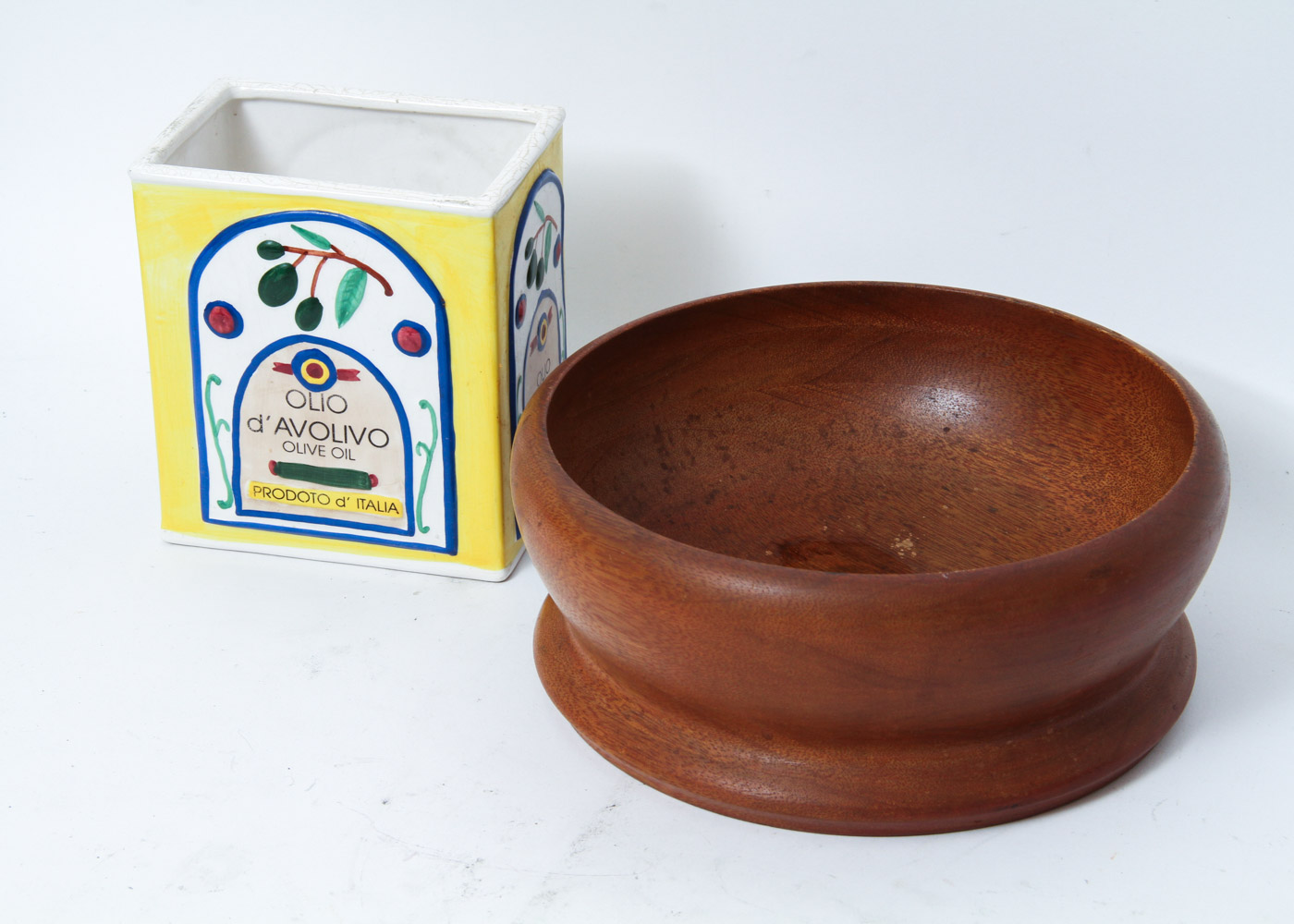 Collection of Kitchen Items including Pyrex "Gooseberry Pink"