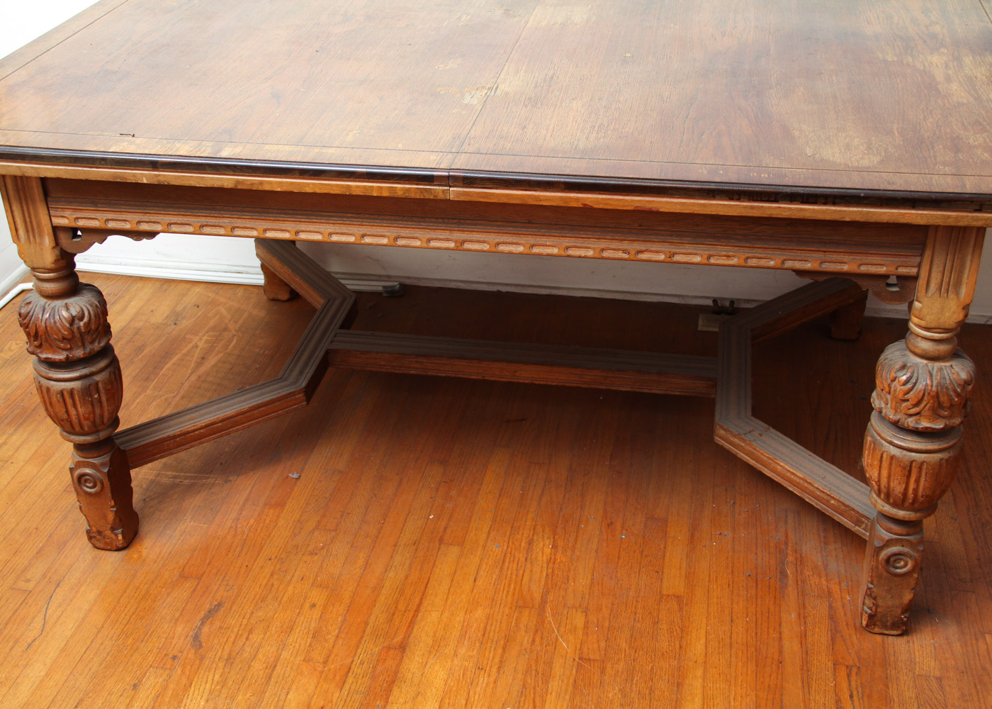 Vintage Dining Room Table with Decorative Carved Legs
