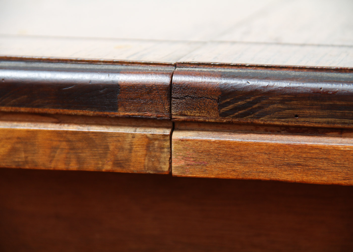 Vintage Dining Room Table with Decorative Carved Legs