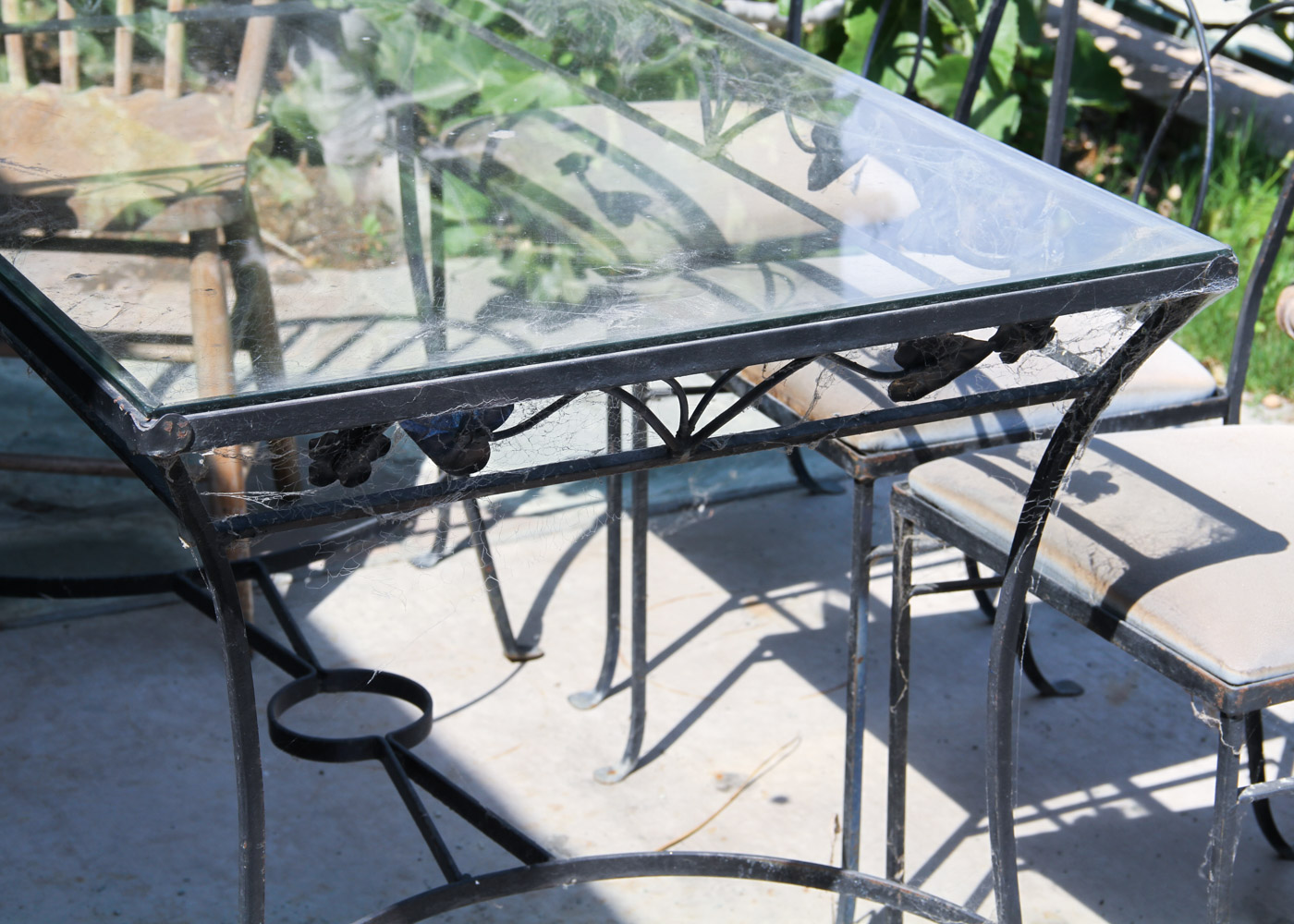 Outdoor Iron Patio Dining Table with Chairs