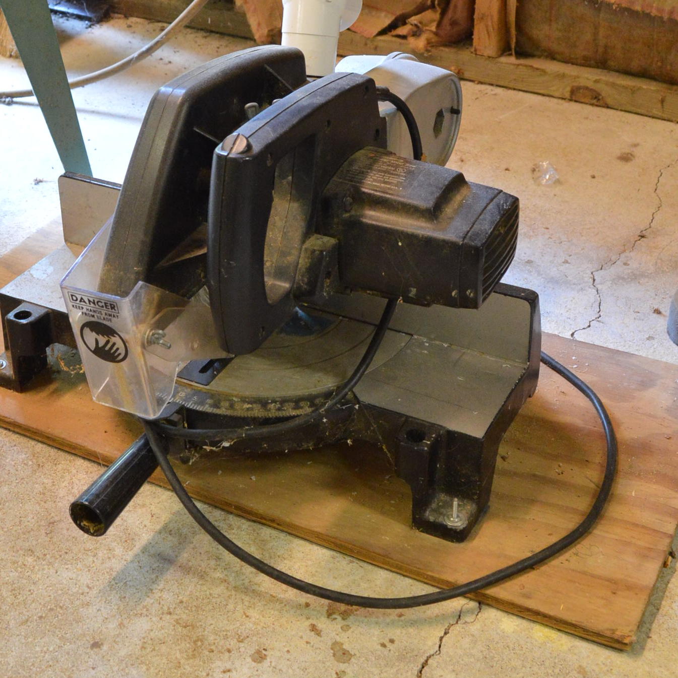 Black & Decker Power Miter Saw
