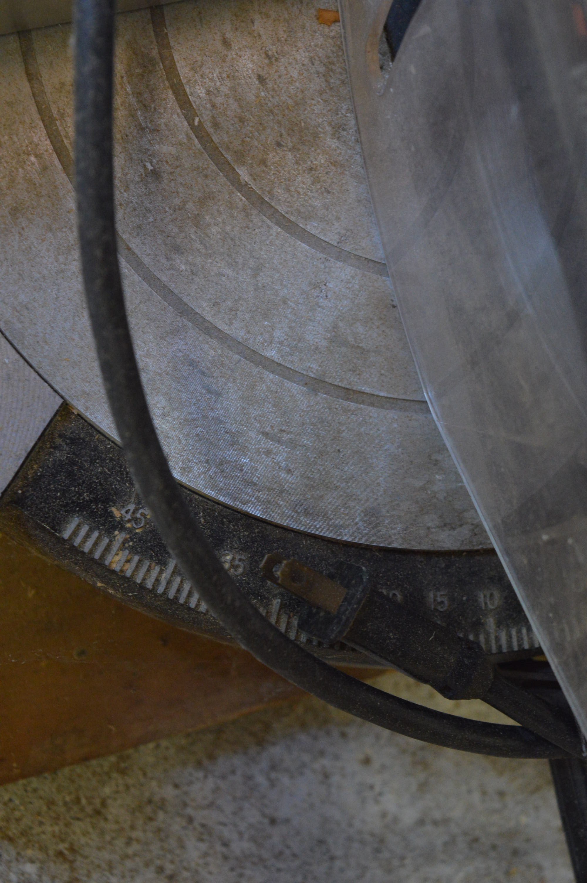 Black & Decker Power Miter Saw