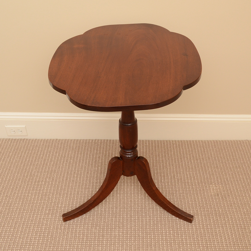 Vintage Quatrefoil Pedestal Side Table