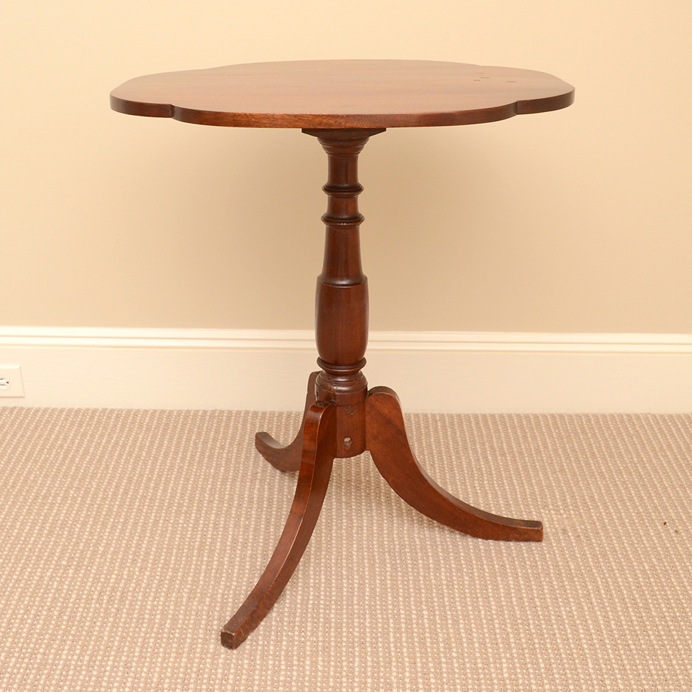 Vintage Quatrefoil Pedestal Side Table