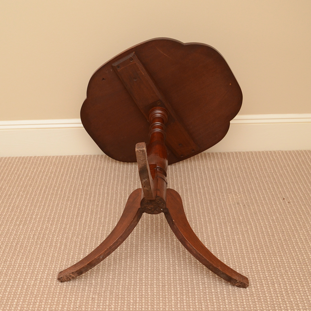 Vintage Quatrefoil Pedestal Side Table