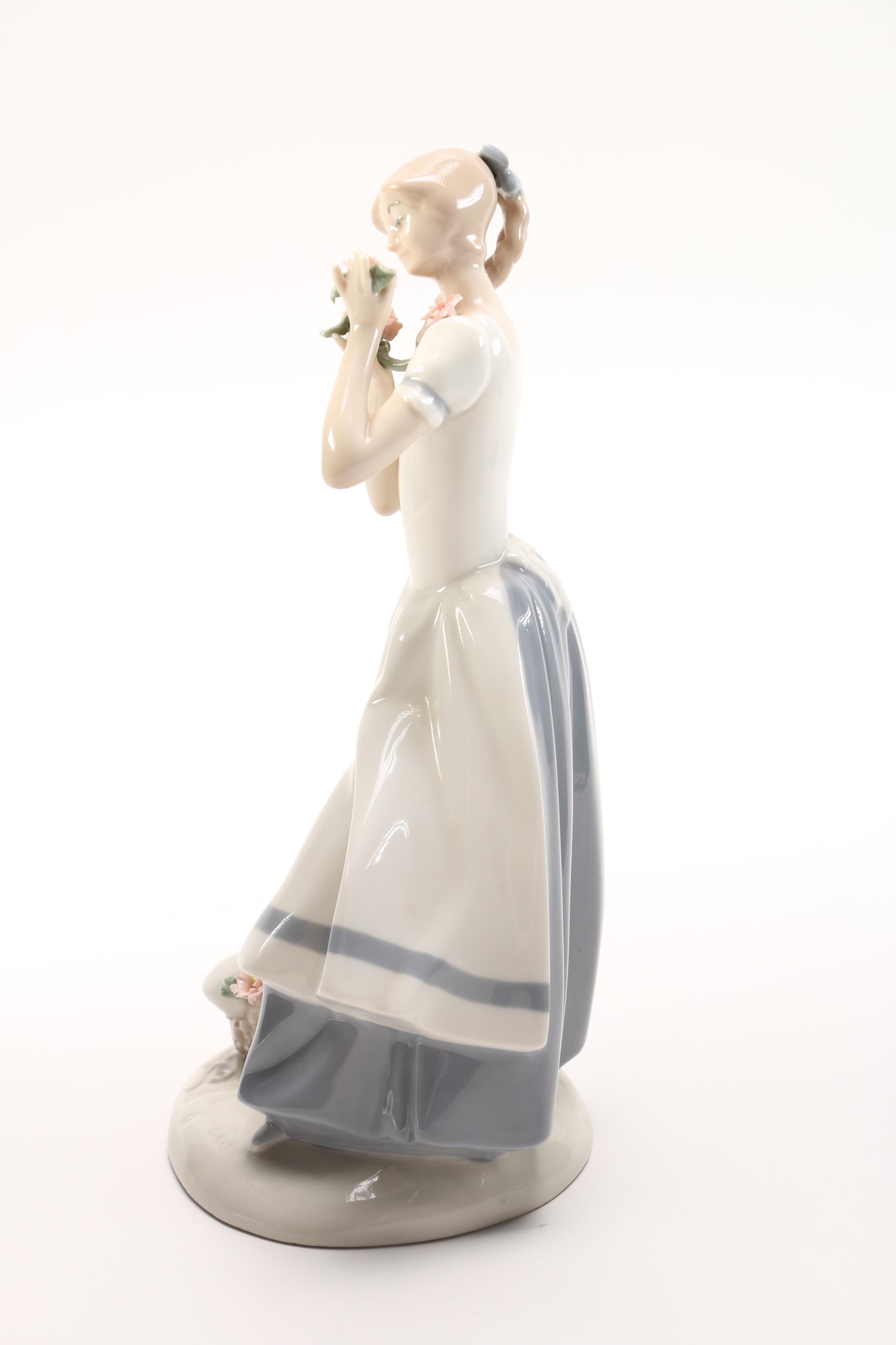 Vintage Lladro " Cecilia The Carnation Maiden" Figurine C. 1983