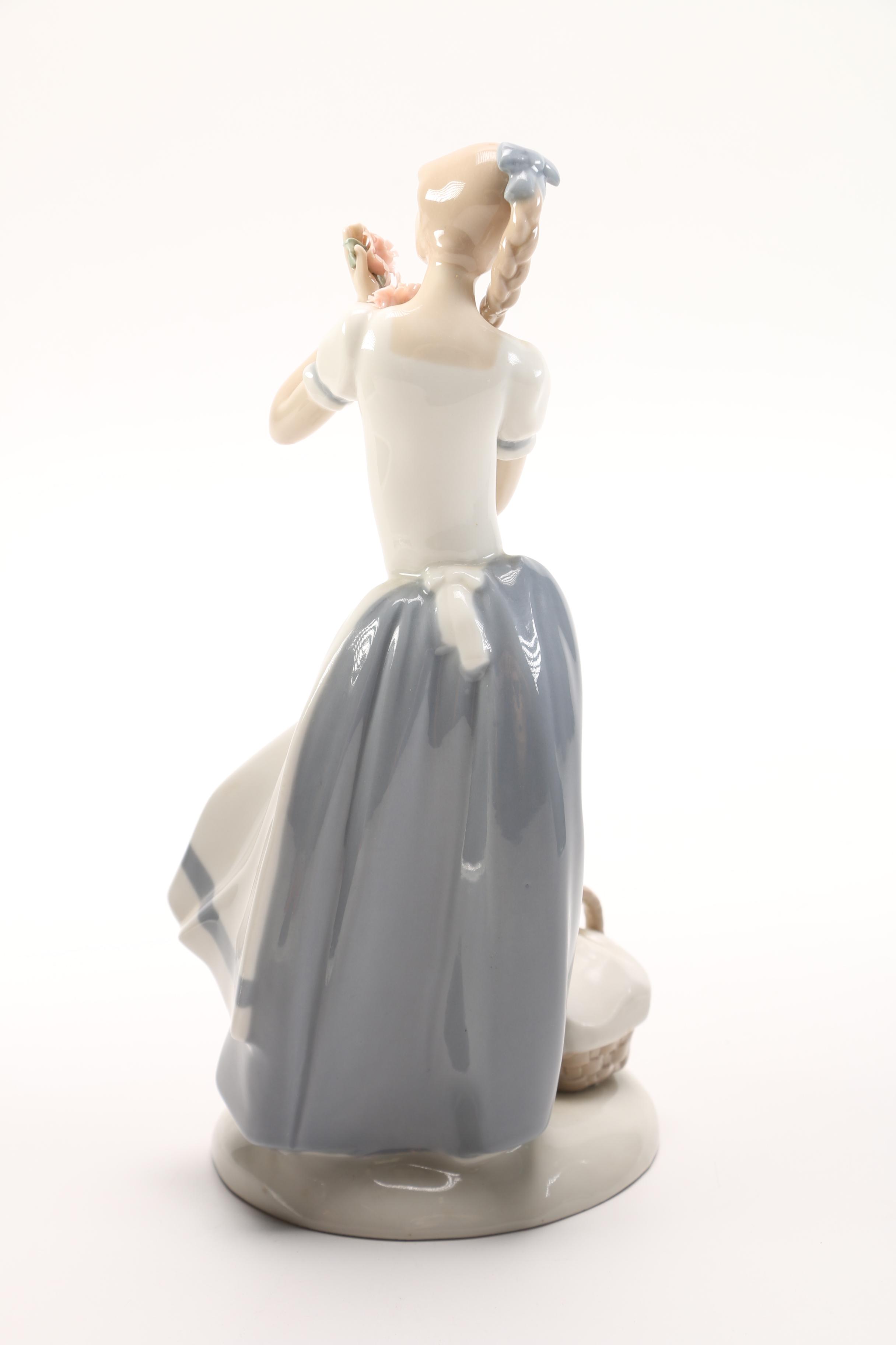 Vintage Lladro " Cecilia The Carnation Maiden" Figurine C. 1983