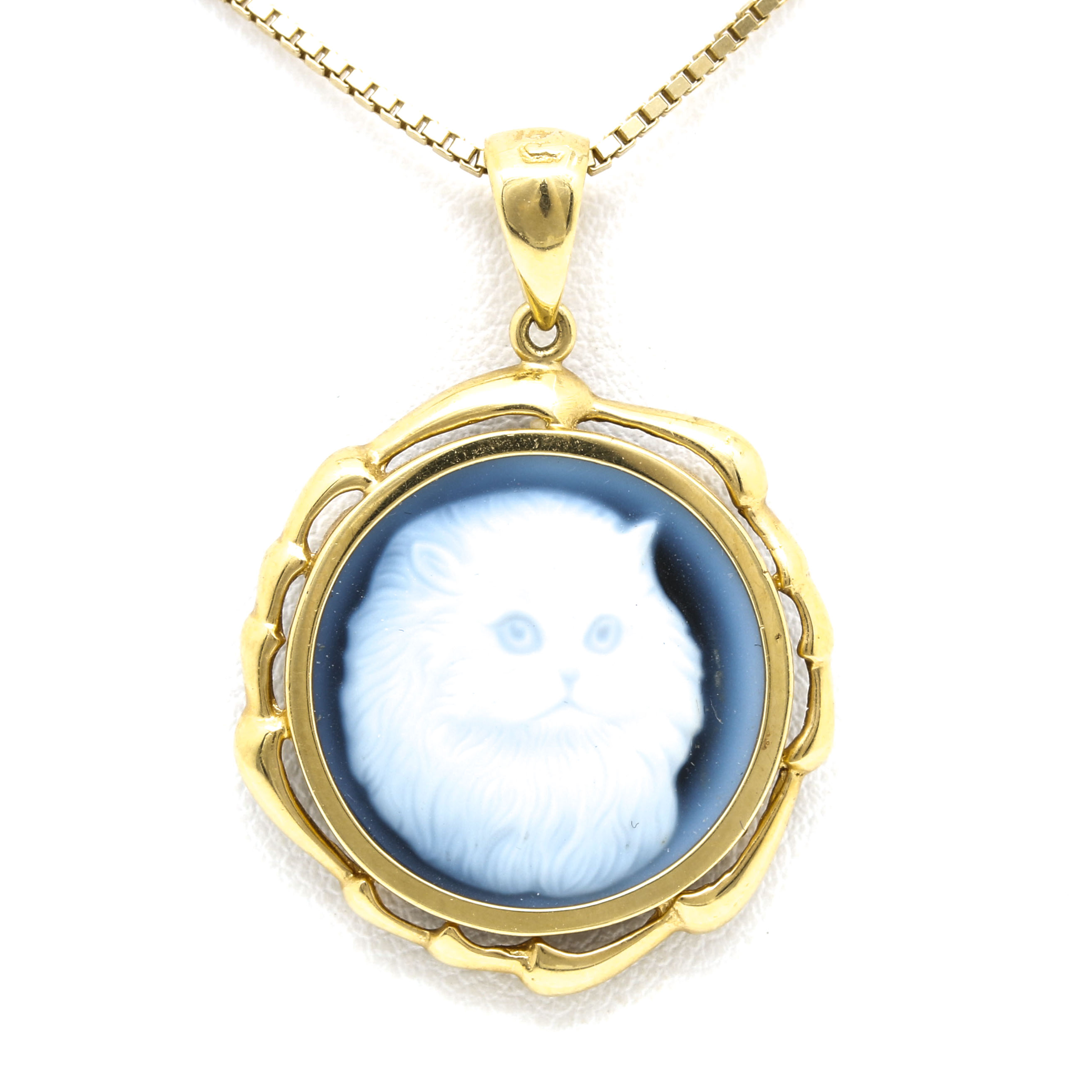 18K Yellow Gold Cat Cameo Pendant With 14K Yellow Gold Box Chain Necklace