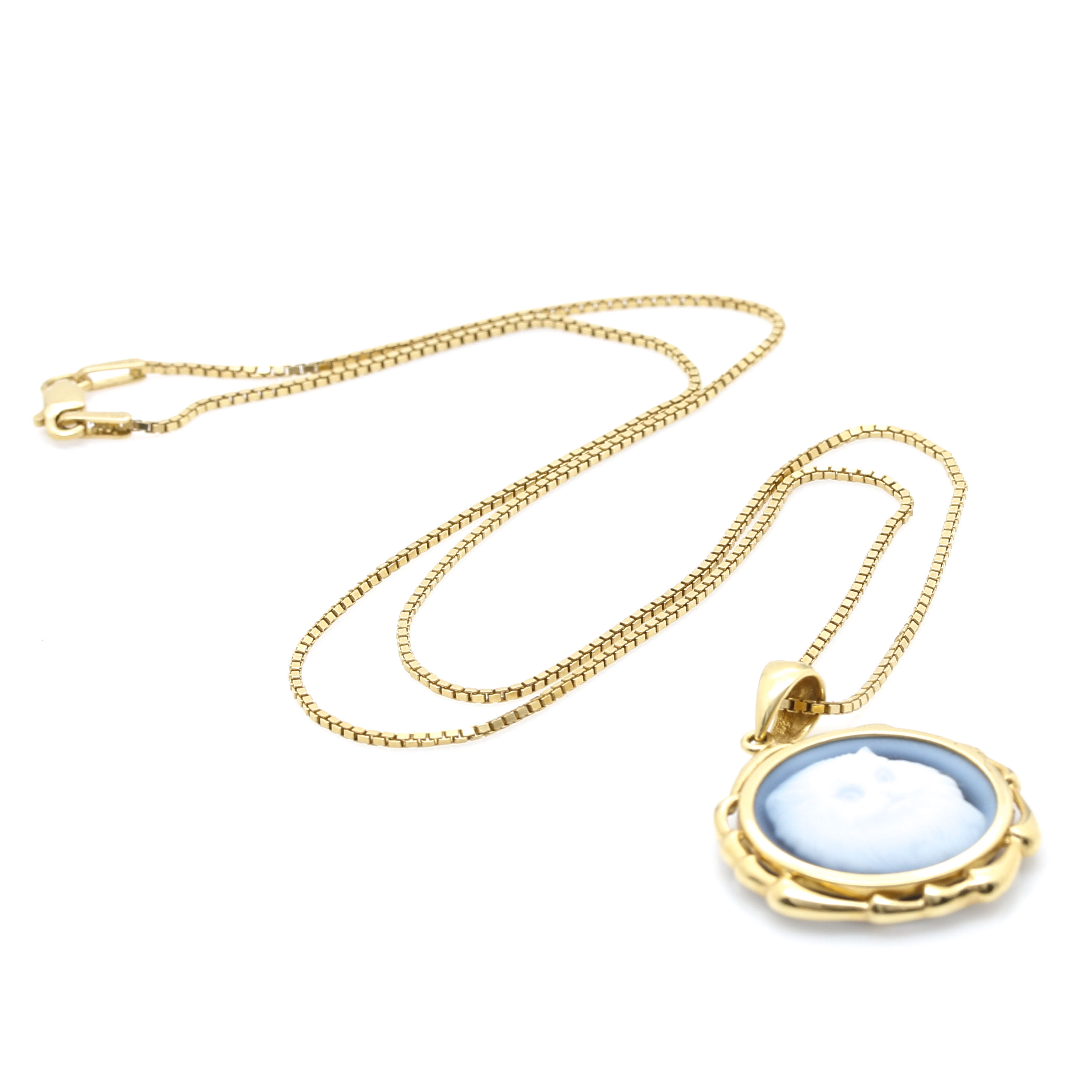 18K Yellow Gold Cat Cameo Pendant With 14K Yellow Gold Box Chain Necklace