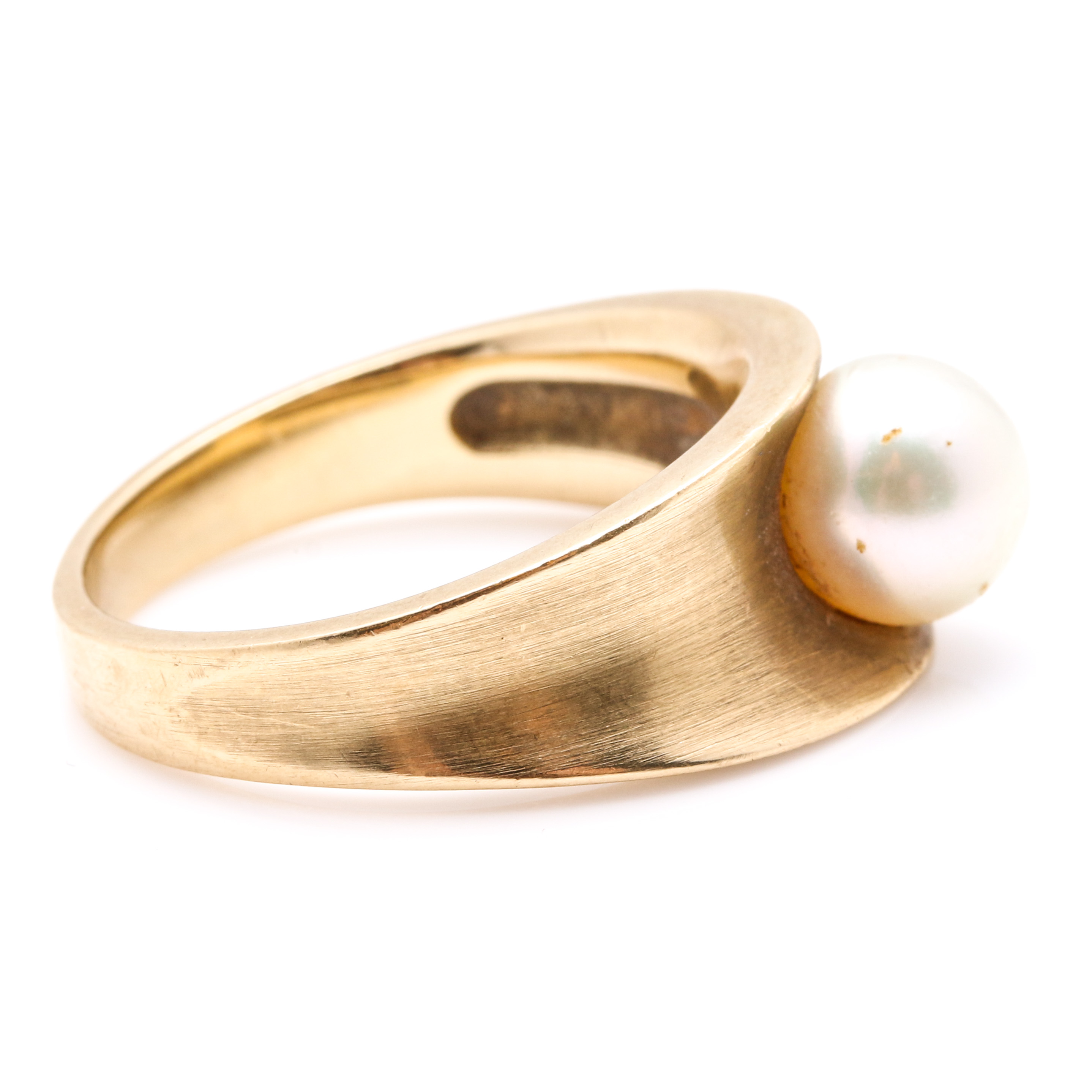 18K Yellow Gold Cultured Pearl Ring