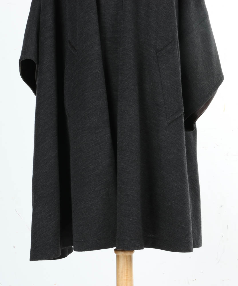 Hermès Deep Heather Gray Wool Cape with Coordinating Gloves