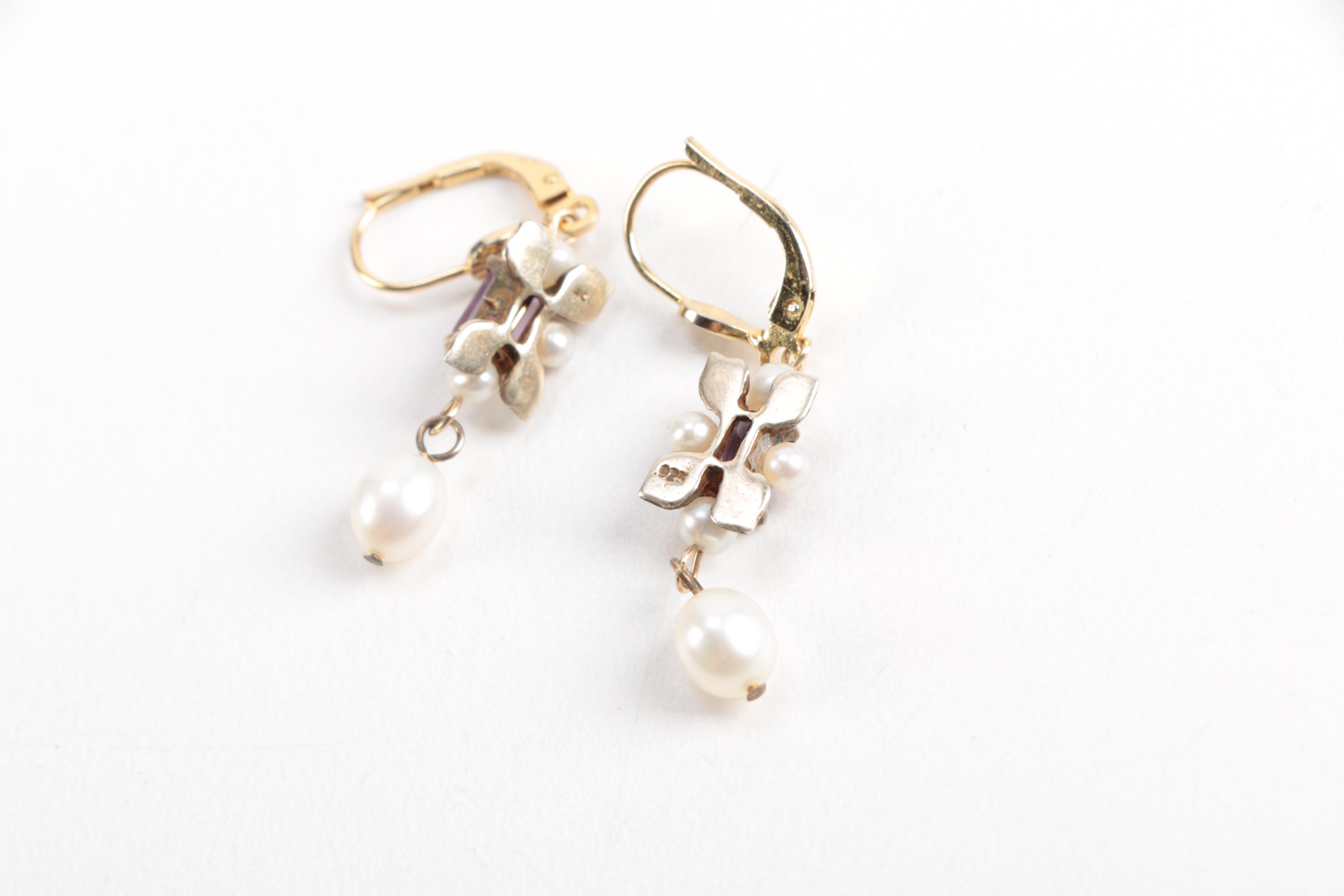 Costume Jewelry Including Cultured Pearl