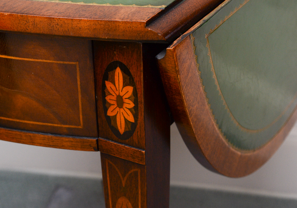 Vintage Hepplewhite Style Mahogany Drop Leaf Table