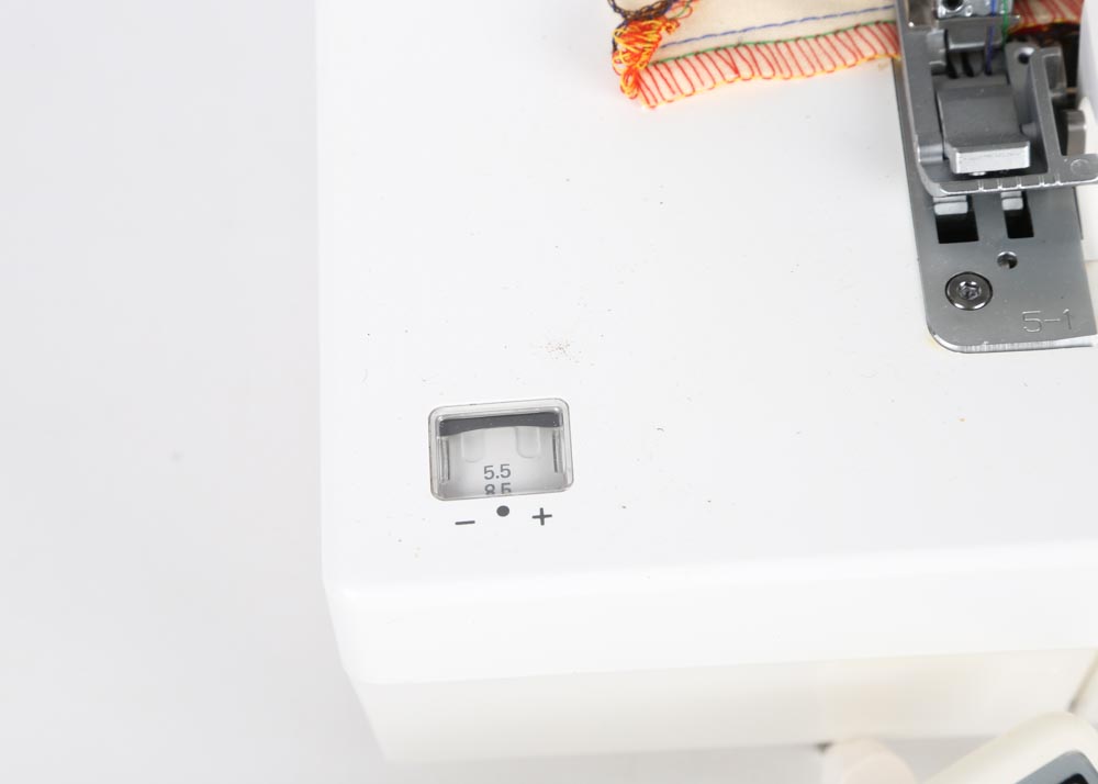 Pfaff Coverlock 4872 Sewing Machine