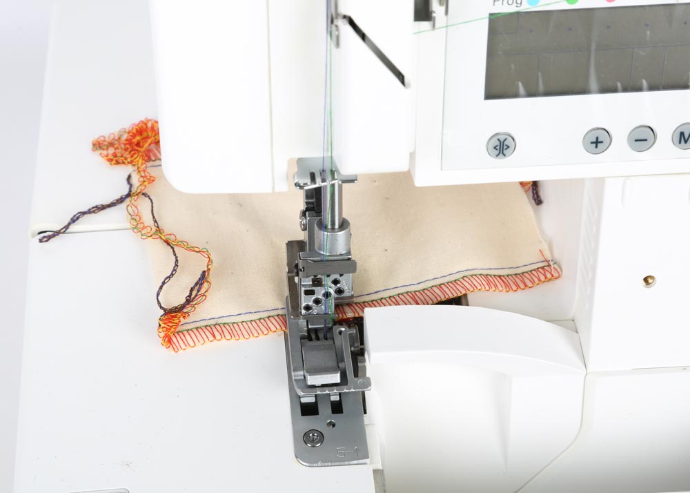 Pfaff Coverlock 4872 Sewing Machine