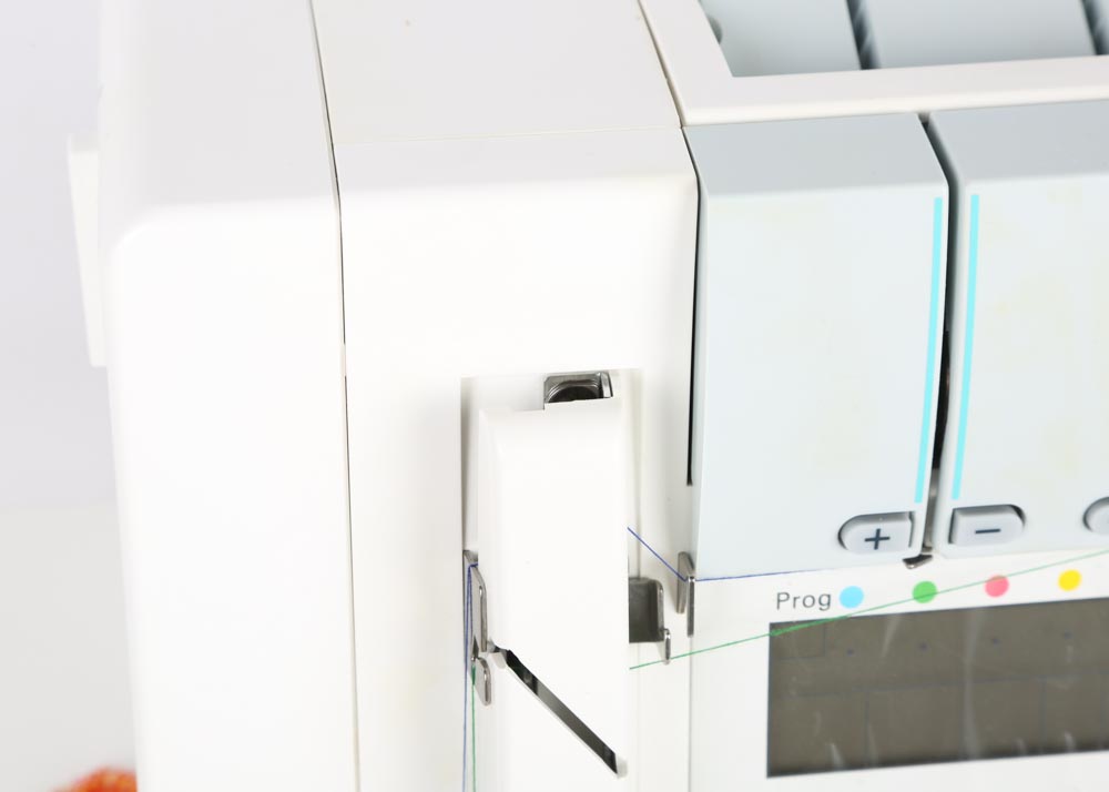 Pfaff Coverlock 4872 Sewing Machine