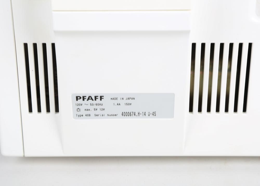 Pfaff Coverlock 4872 Sewing Machine